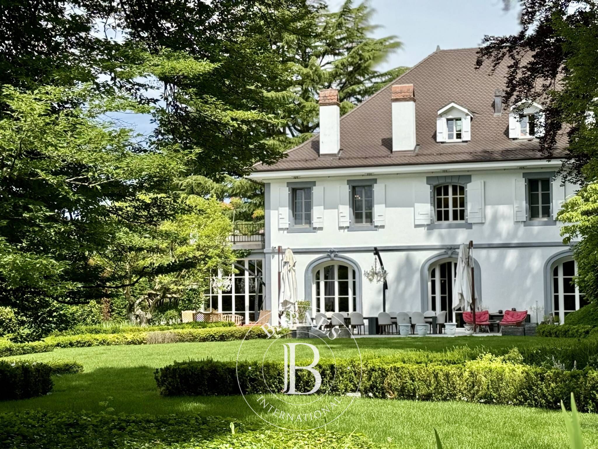 Villa Jouxtens-Mézery - picture 1