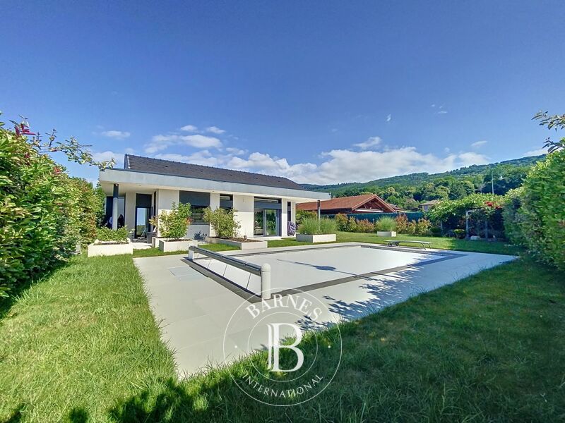 Vendido, Casa Neuvecelle - picture 1