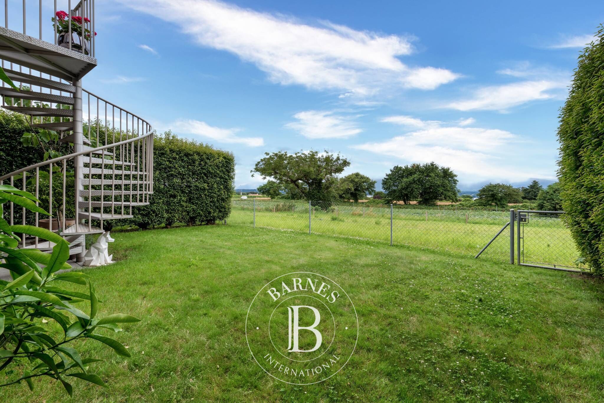 Daire Corsier - picture 7