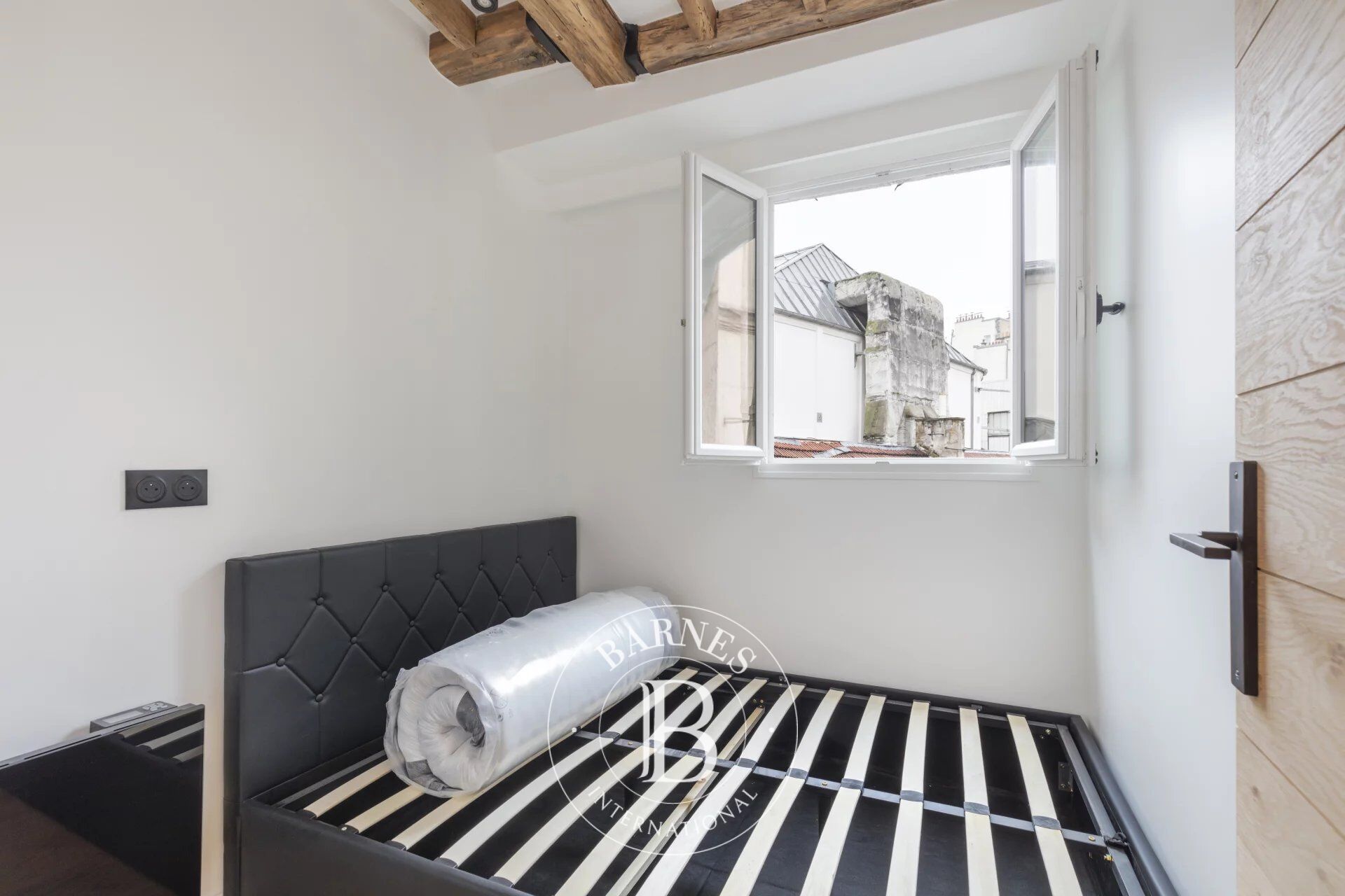 Avenue des Ternes - 3-bed - Incredible potential - picture 1