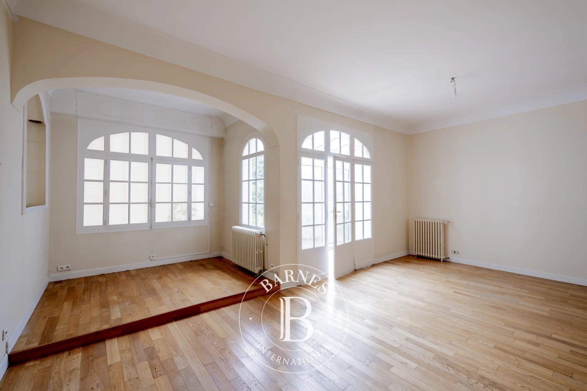 Bordeaux Croix blanche area - 195 sqm house with 200 sqm garden - garage - to renovate - picture 2