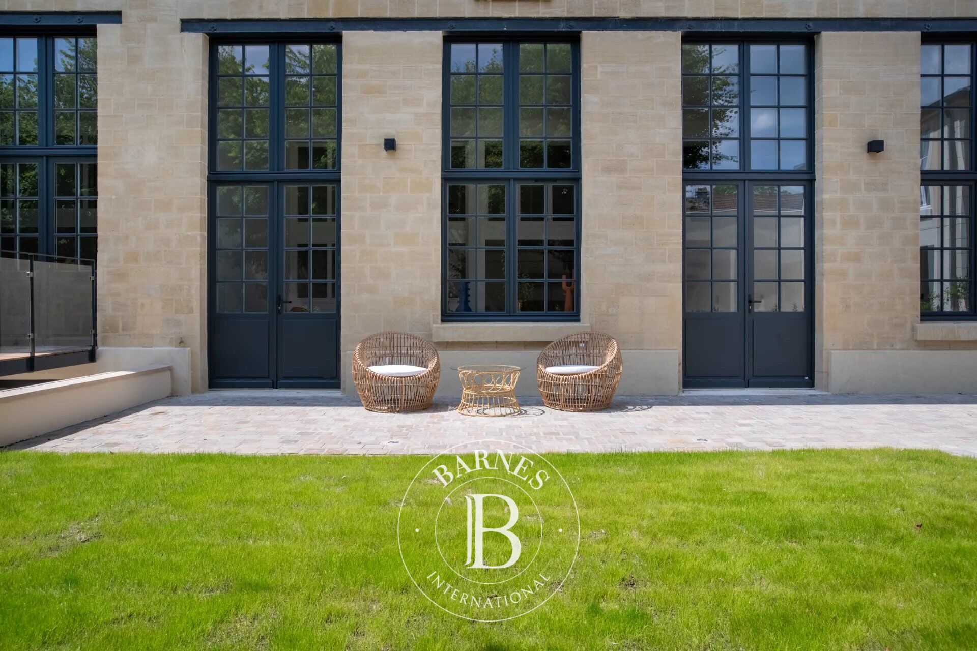 FOR SALE - 10 mins from RER A - Town centre - Houses renovated by an architect -4 bedrooms - picture 1