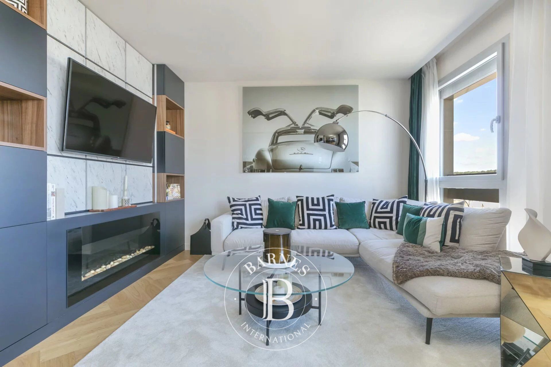 Le Chesnay limite Versailles - Lisière du Plateau Saint-Antoine - Superbe appartement rénové  en 2021 - 3 chambres  -  2 places de parking (en option) - Ascenseur - picture 2