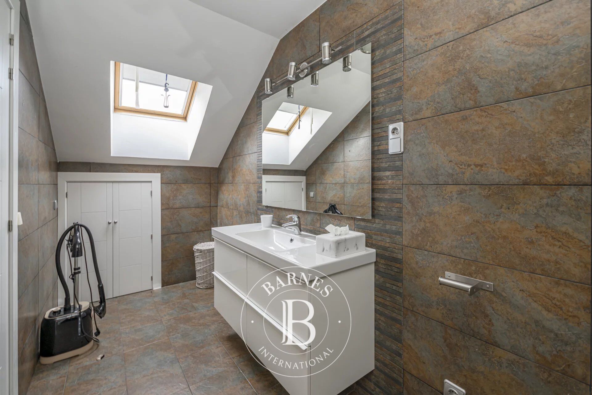 Ev Madrid - picture 8