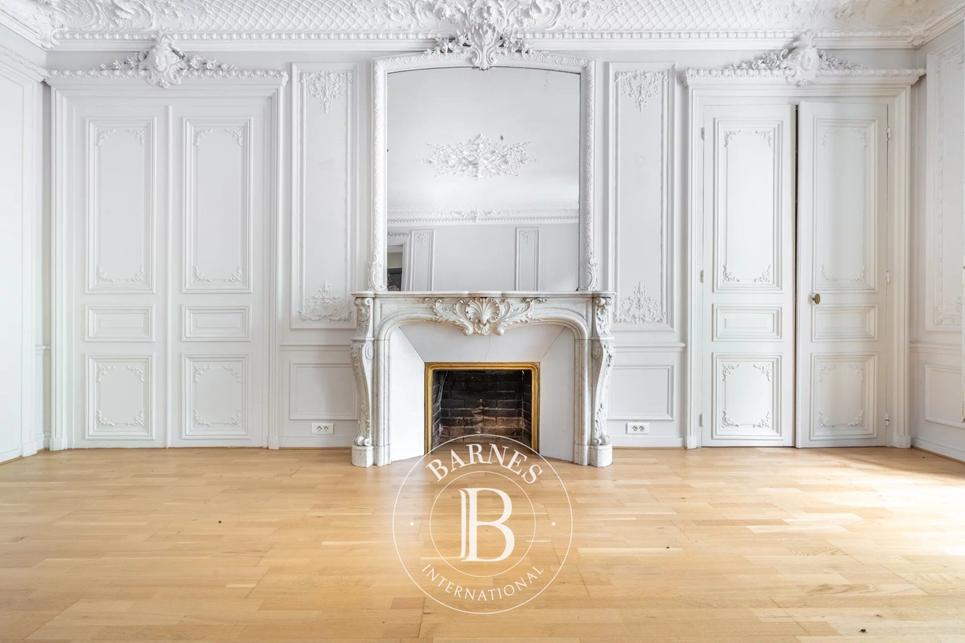 Piso Paris 8ème - picture 1