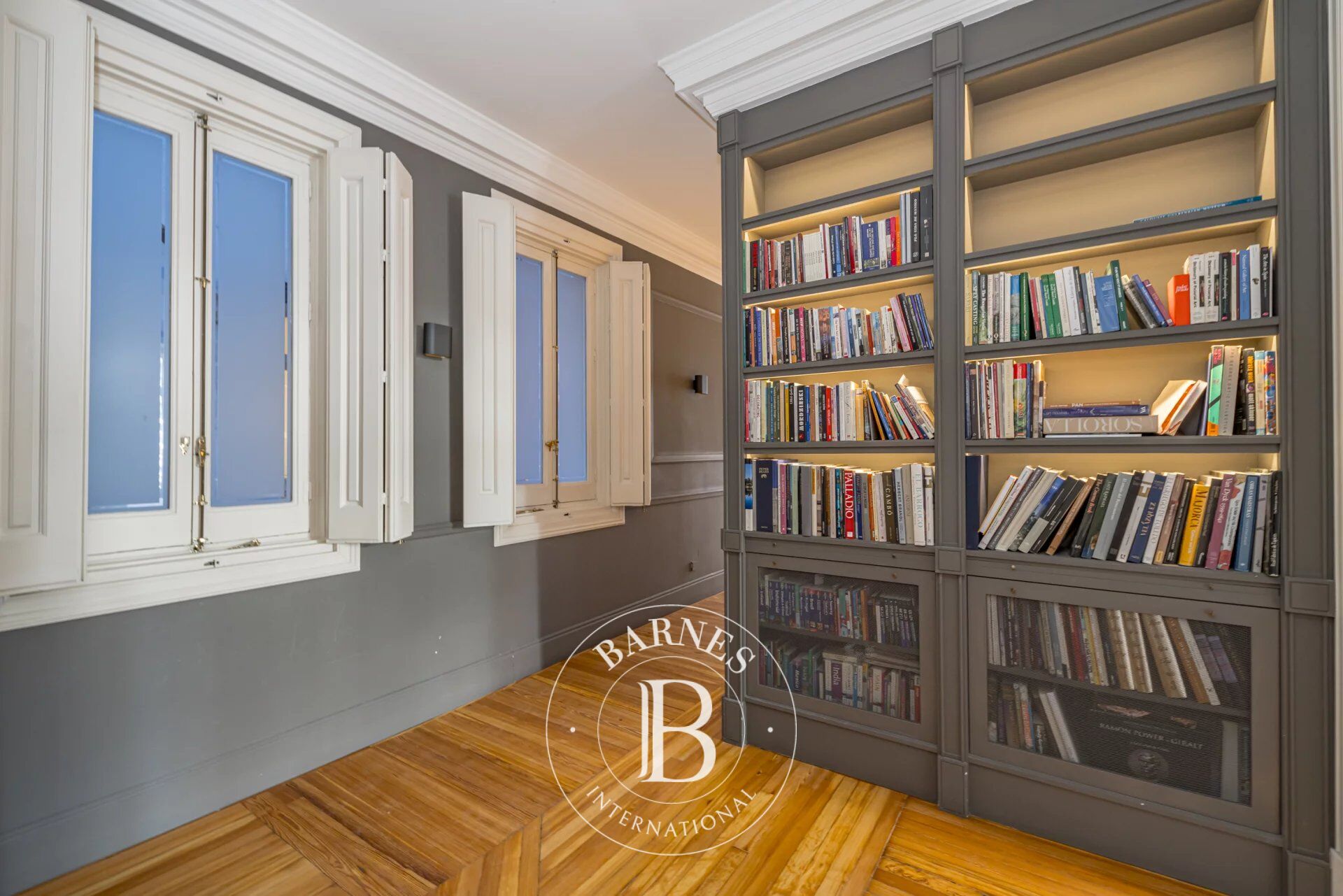 Madrid – Retiro – Elegant Historic Property - picture 2