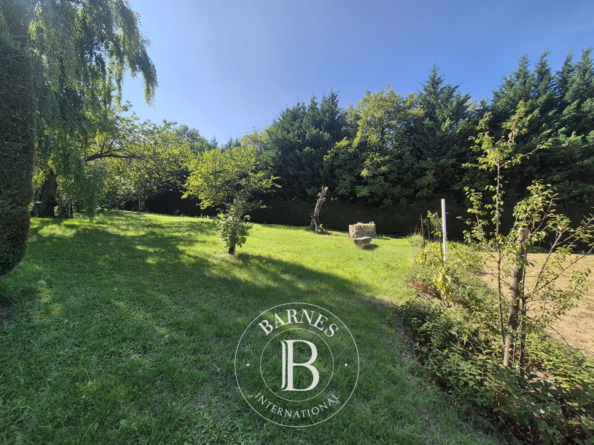 À 20 min de Clermont - Maison de caractère - Vaste jardin avec piscine et vue - picture 3