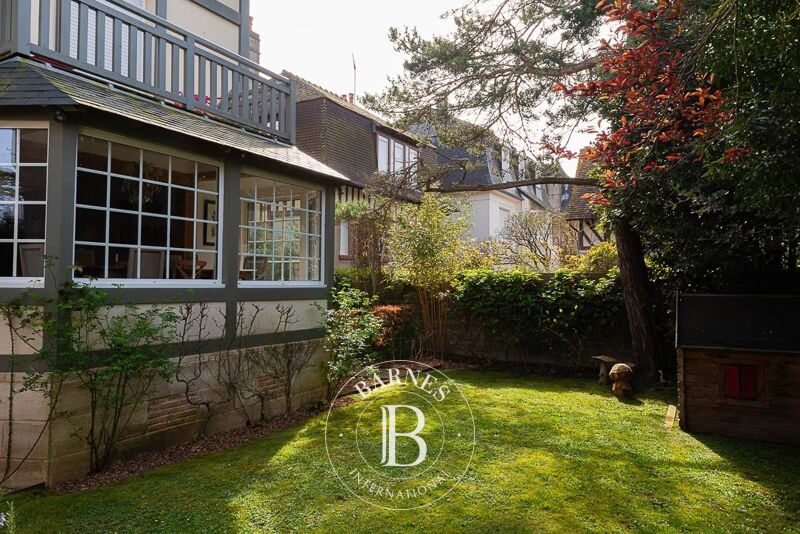 For Rent Townhouse | Deauville - picture 1