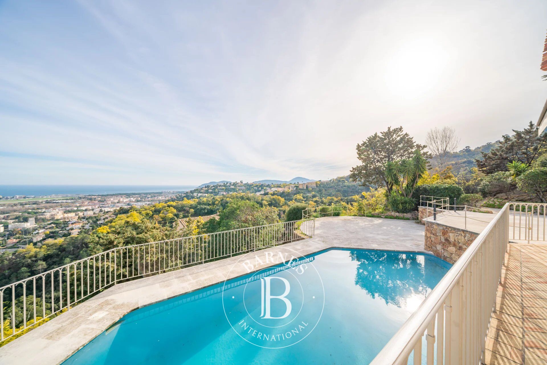 MANDELIEU LA NAPOULE - VILLA VUE MER PANORAMIQUE - picture 1