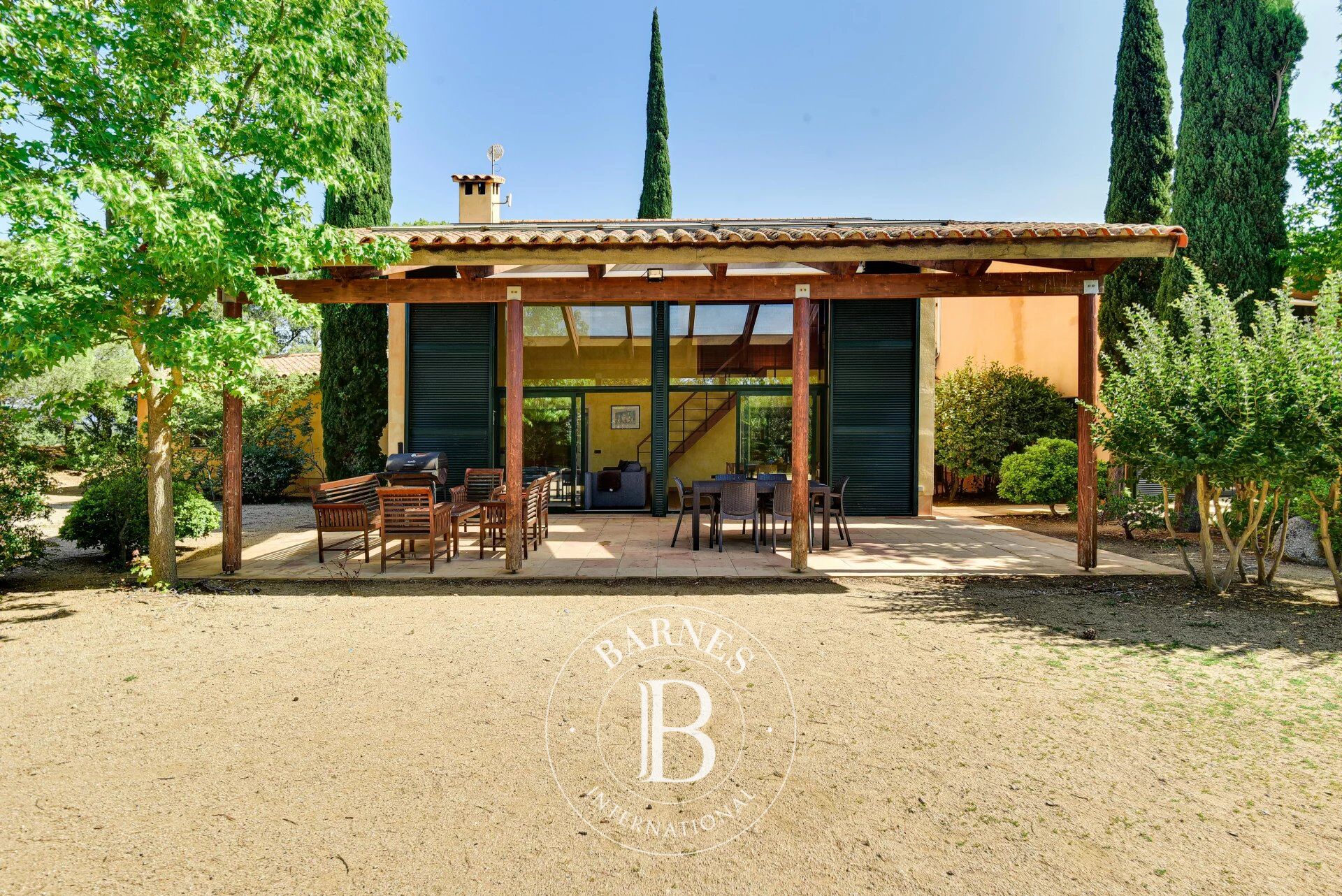 Exclusiva Finca con Dos Casas y Bodega Rodeada de 8 Hectáreas de Viñedos en el Alt Empordà, Costa Brava. - picture 2