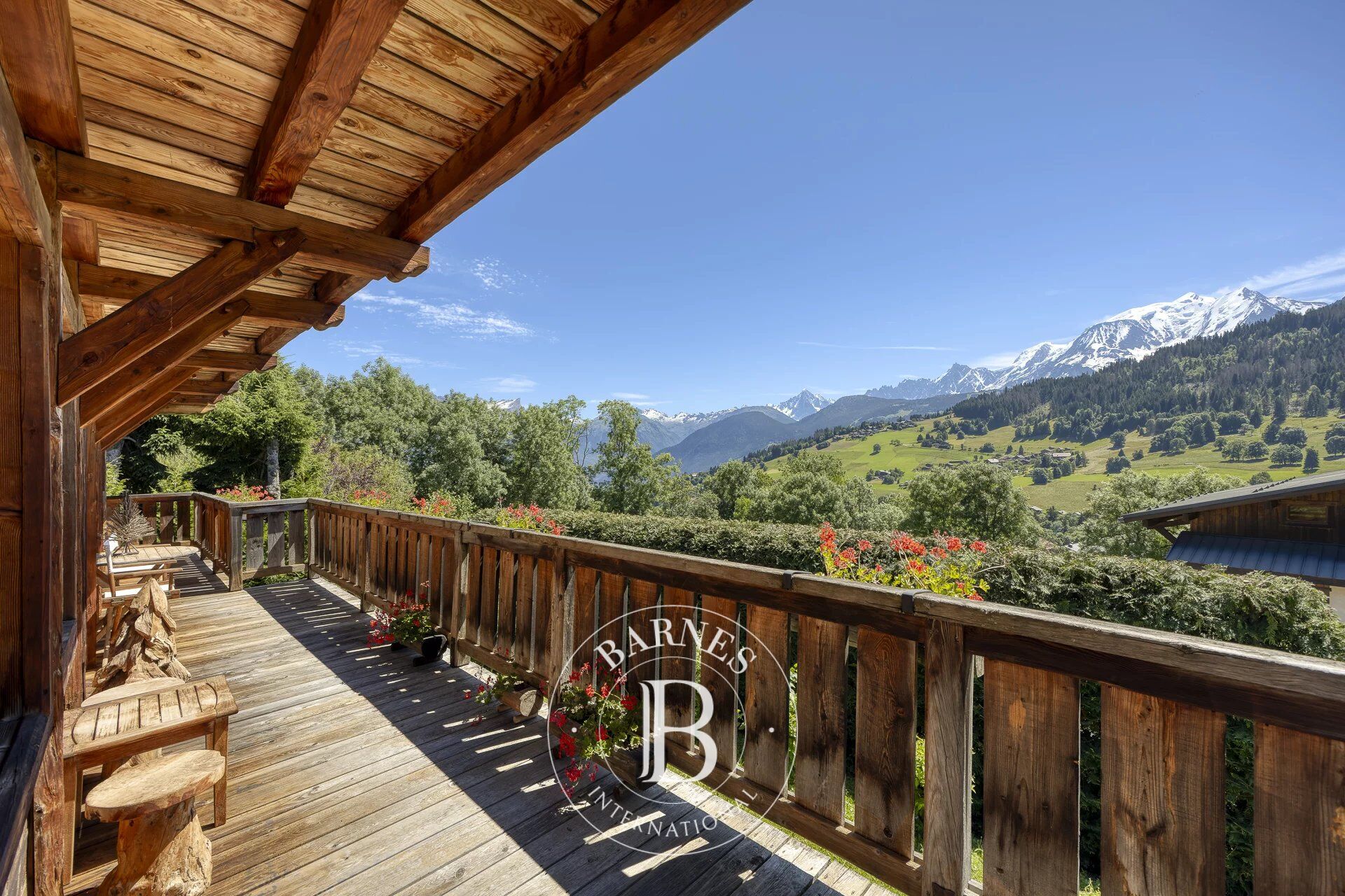 Chalet d'exception - Demi-Quartier - Secteur très réputé - vue Mont-Blanc - picture 2