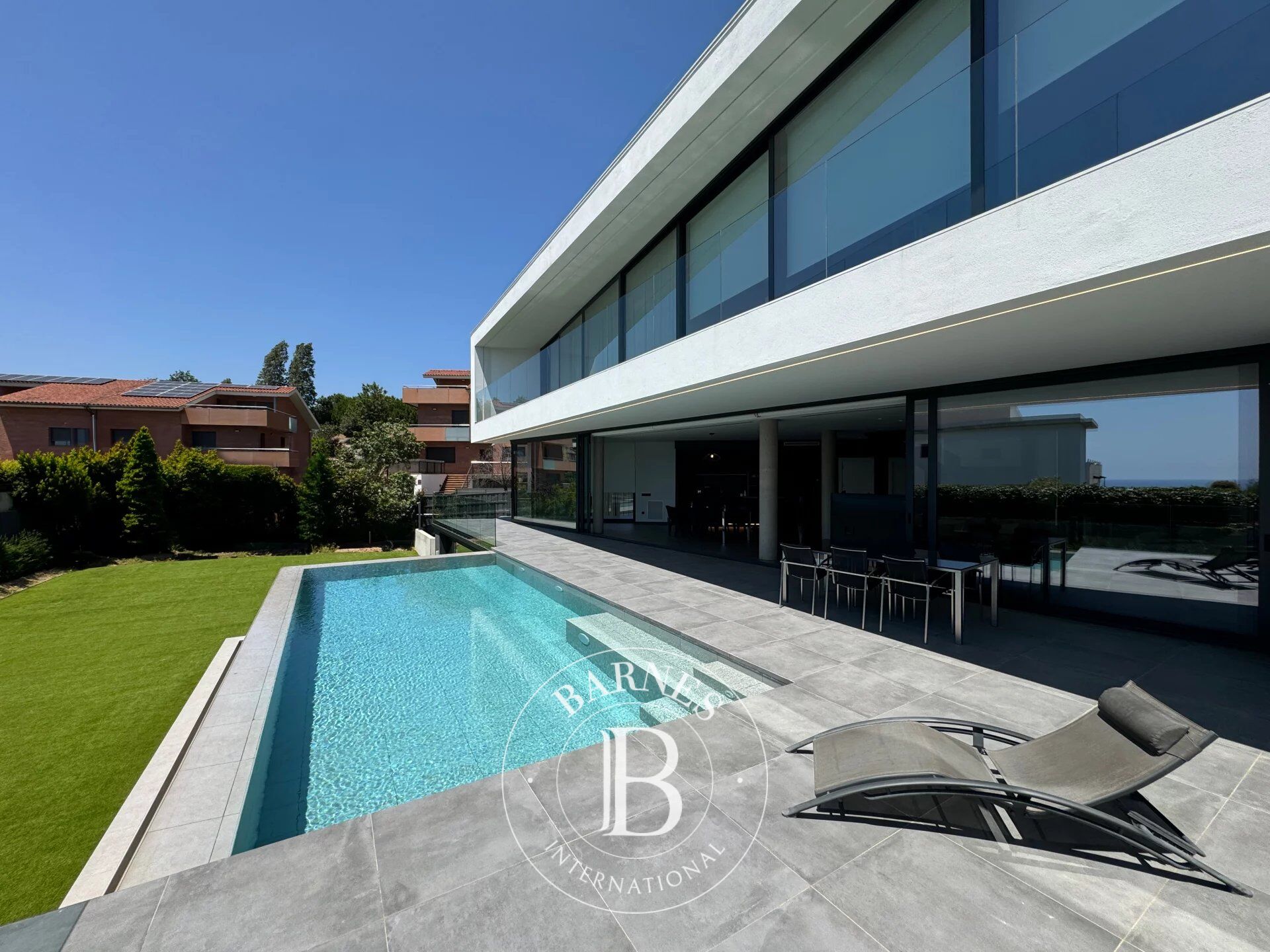 Maison moderne avec piscine et vue sur la mer, à seulement 25 minutes de Barcelone. - picture 3