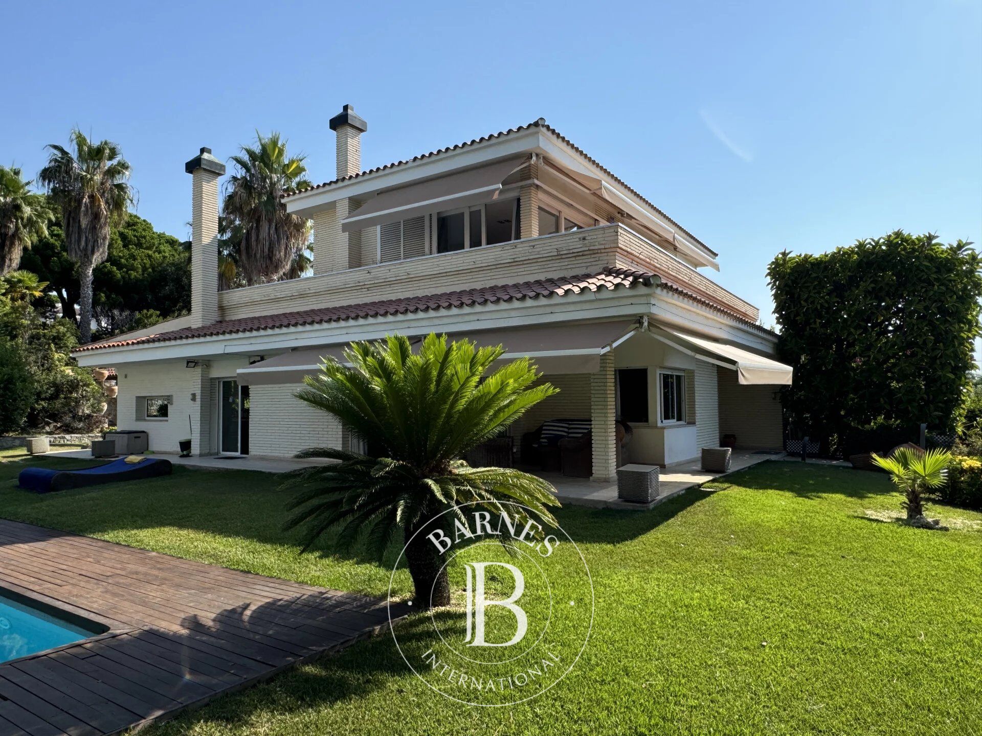 Excelente vivienda ubicada en Can Teixidó, Alella - picture 1