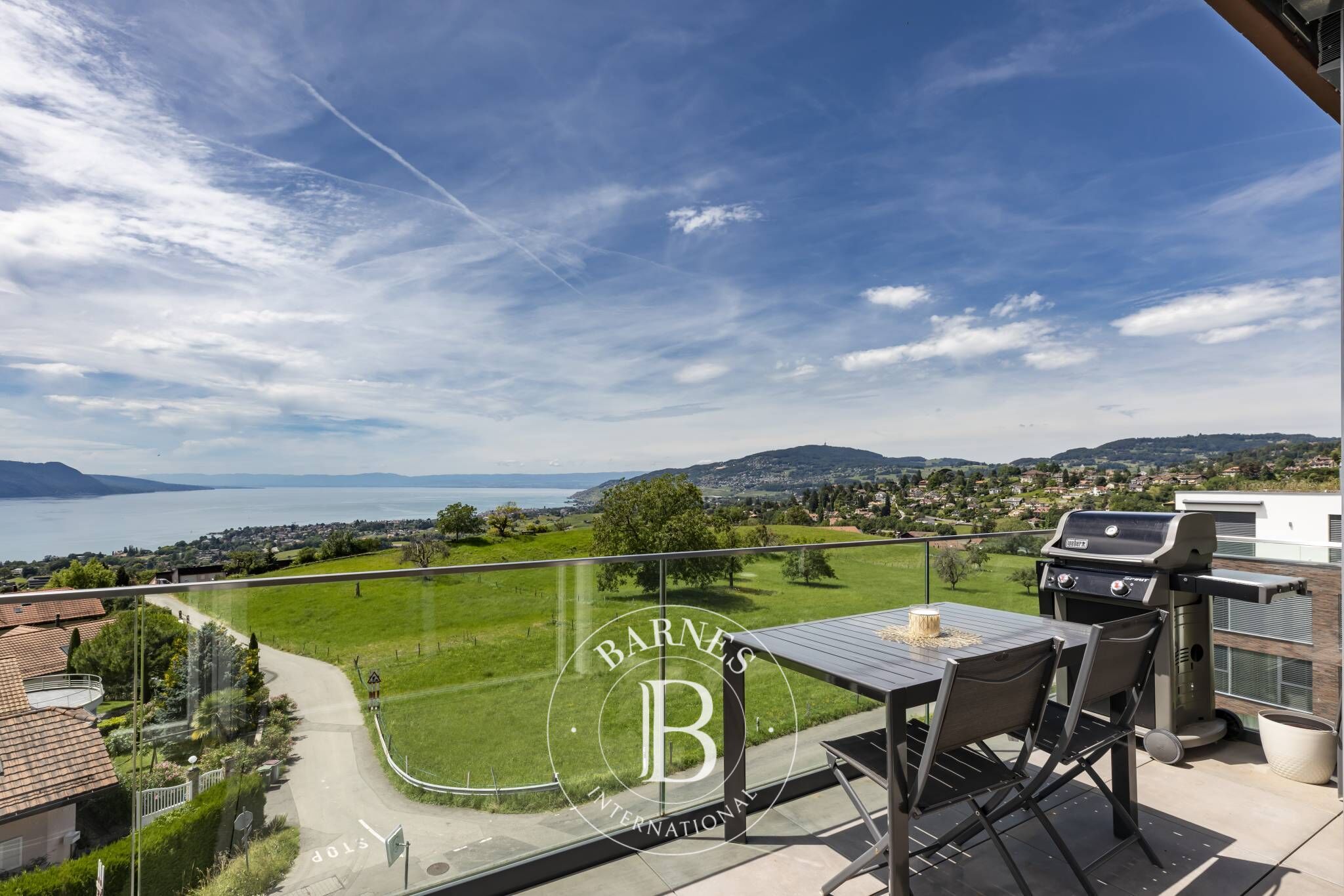 Daire Montreux - picture 8