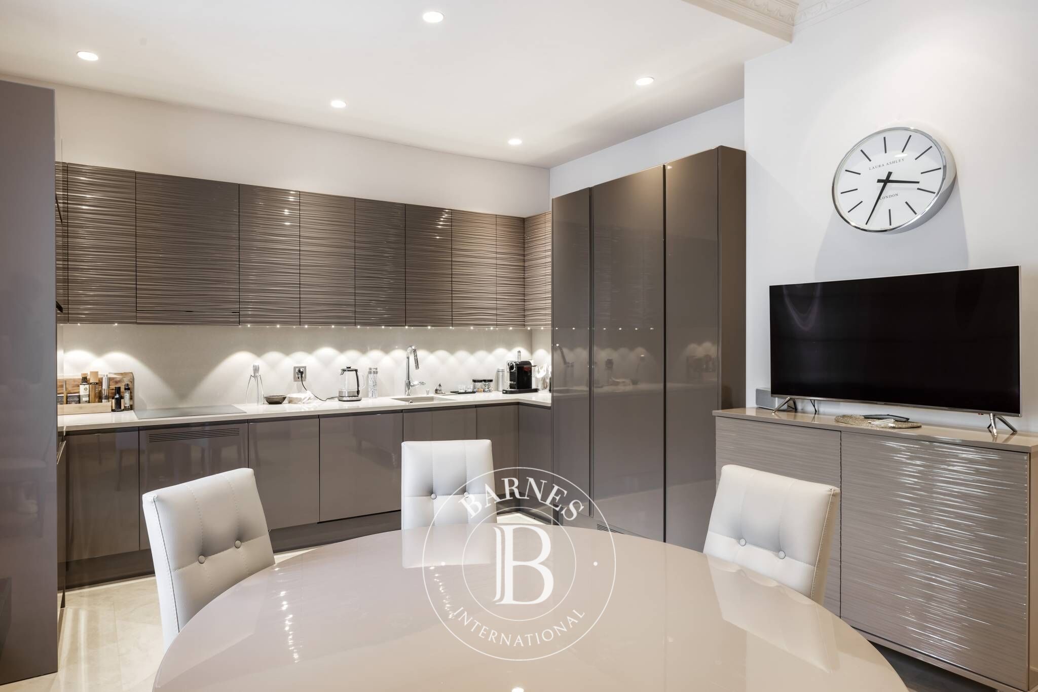 Daire Montreux - picture 17