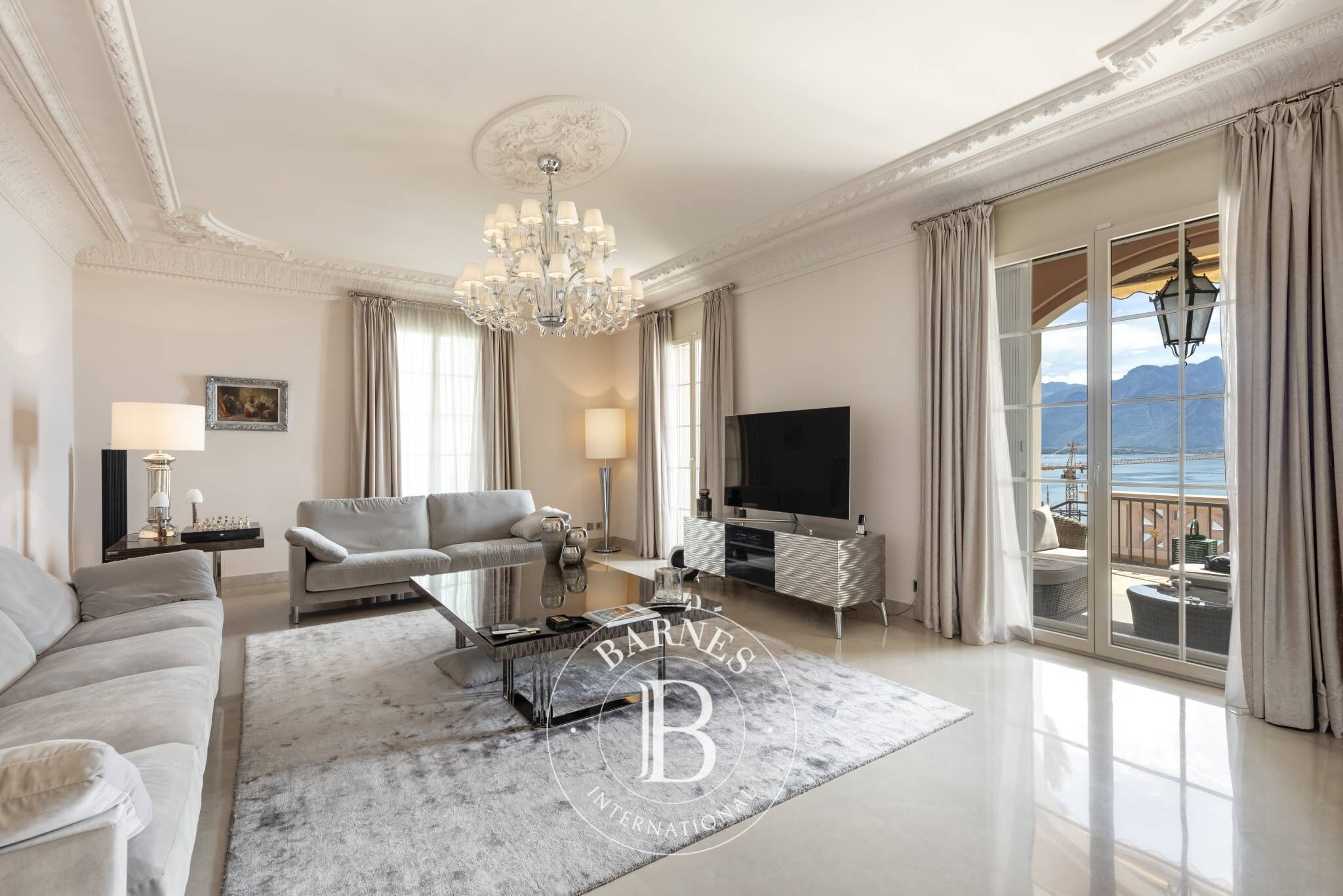 Daire Montreux - picture 5