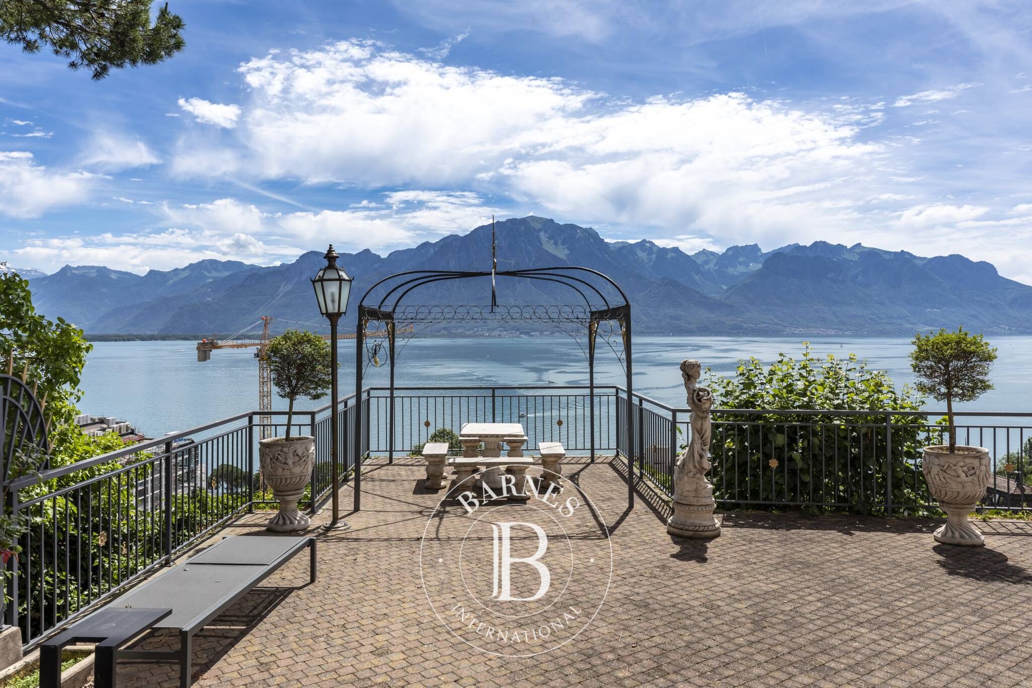 Daire Montreux - picture 10