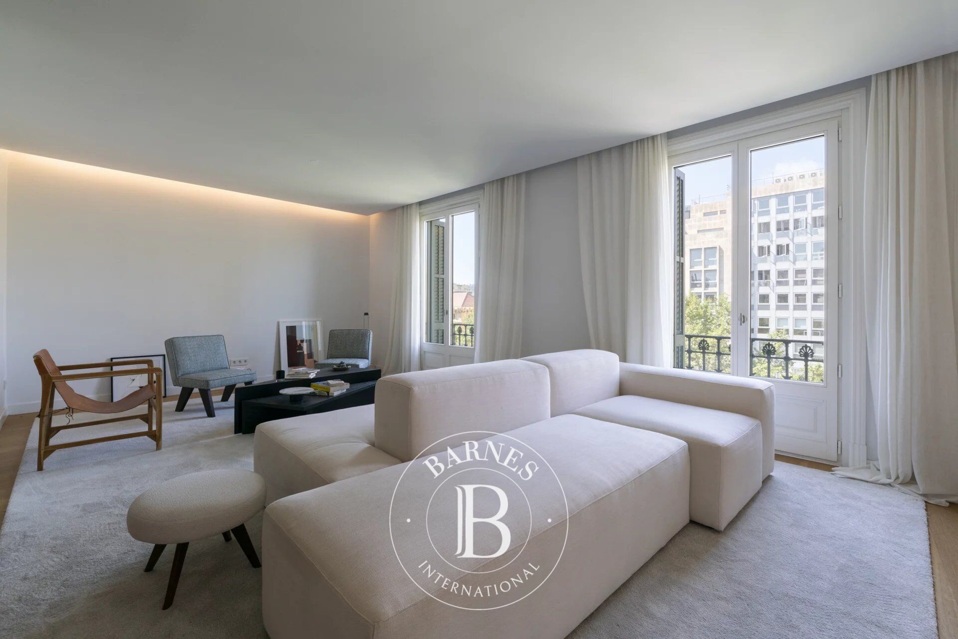 Exclusive New Build Apartment on Passeig de Gracia - picture 2