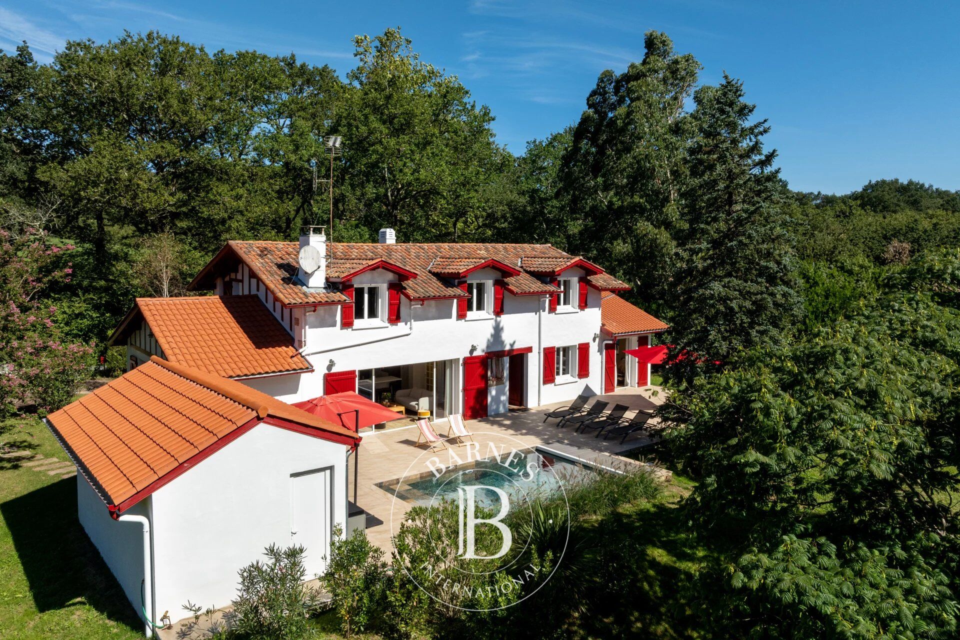 ASCAIN - CASA RECIÉN REFORMADA DE 270 M² CON PISCINA - picture 1
