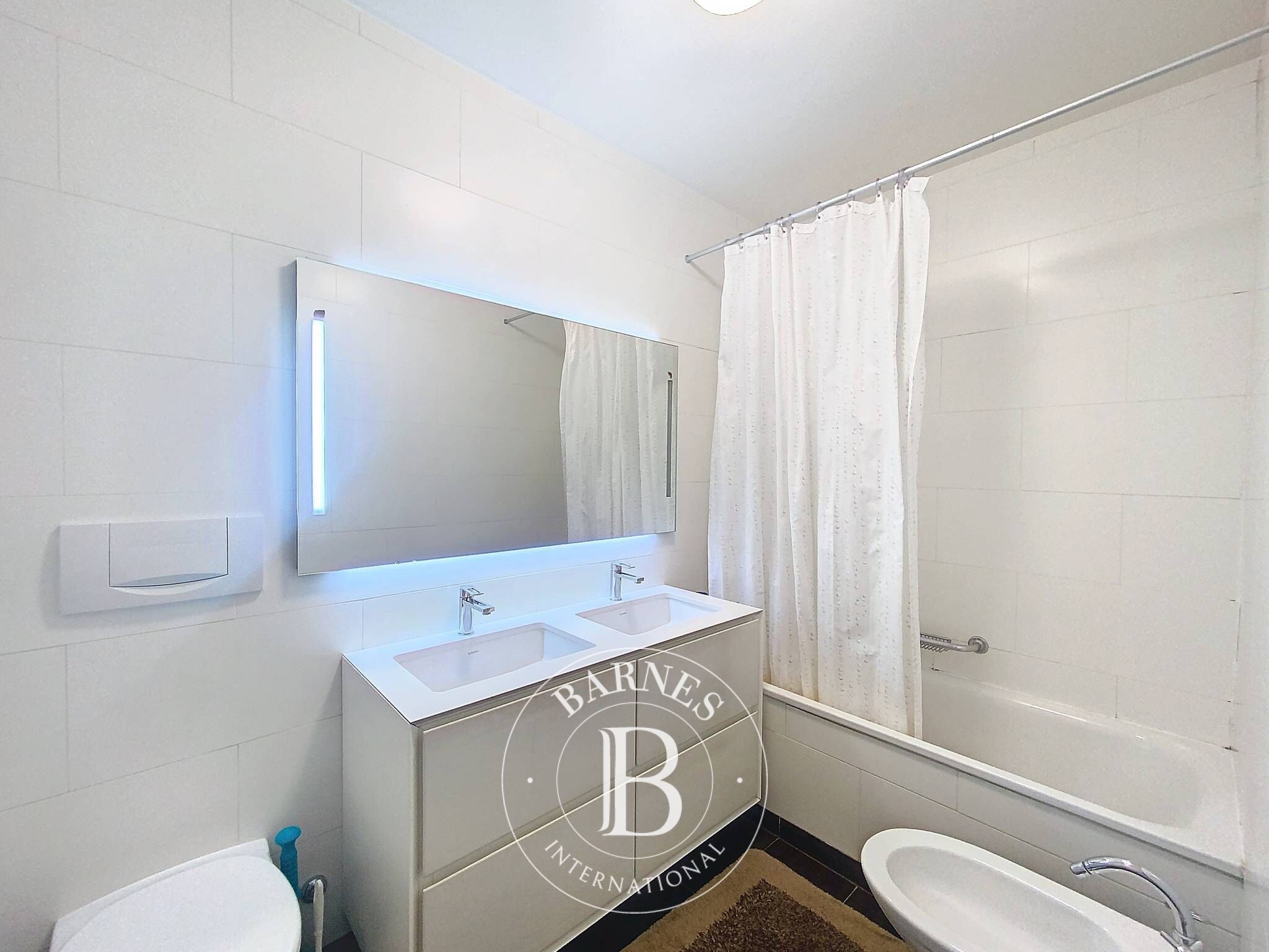 Daire Champel - picture 13