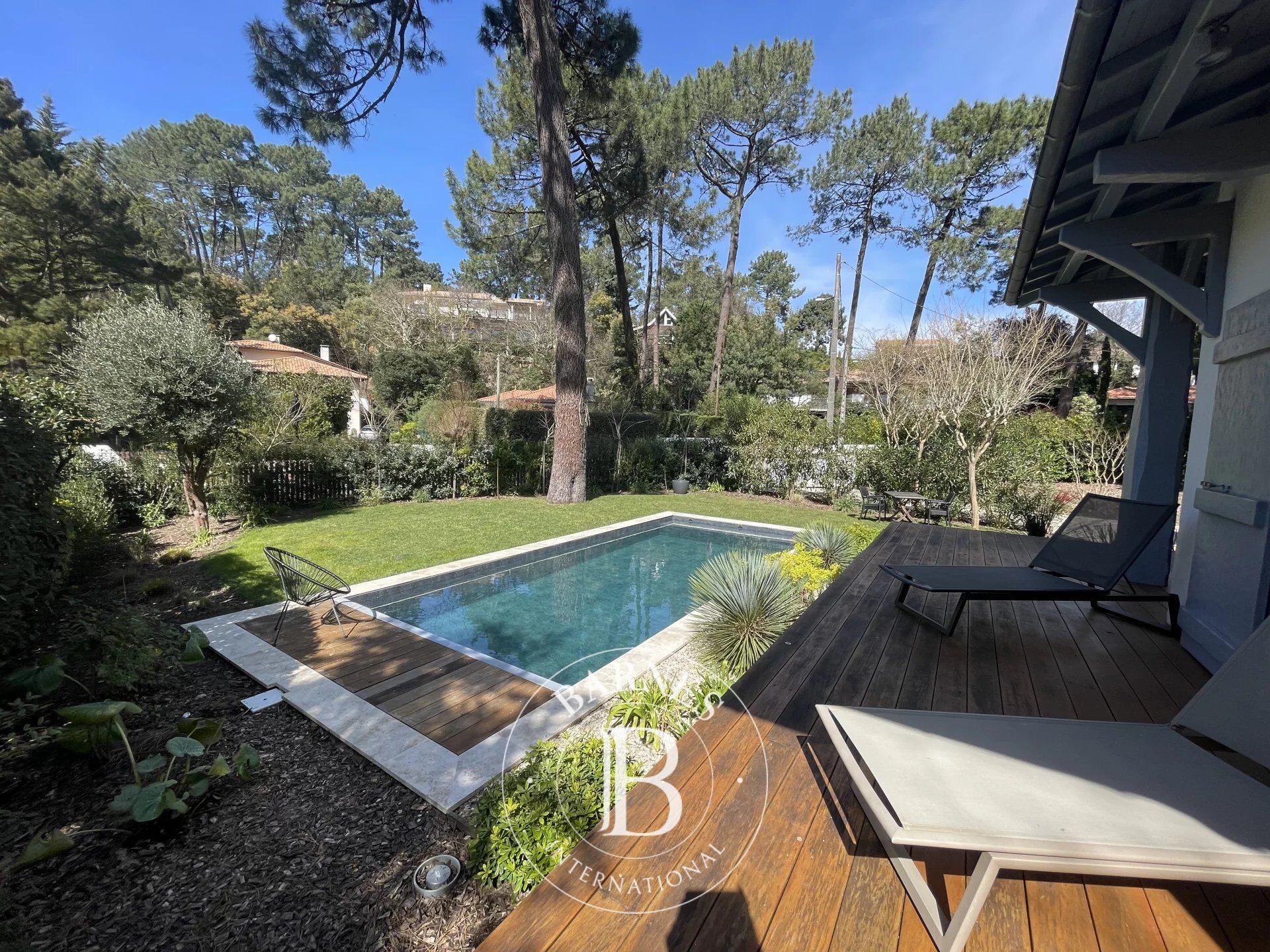 VILLA DE CHARME RENOVÉE, AVEC PISCINE, AUX ABATILLES À ARCACHON - picture 1