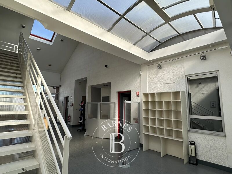 For Sale, Business Linas - picture 2