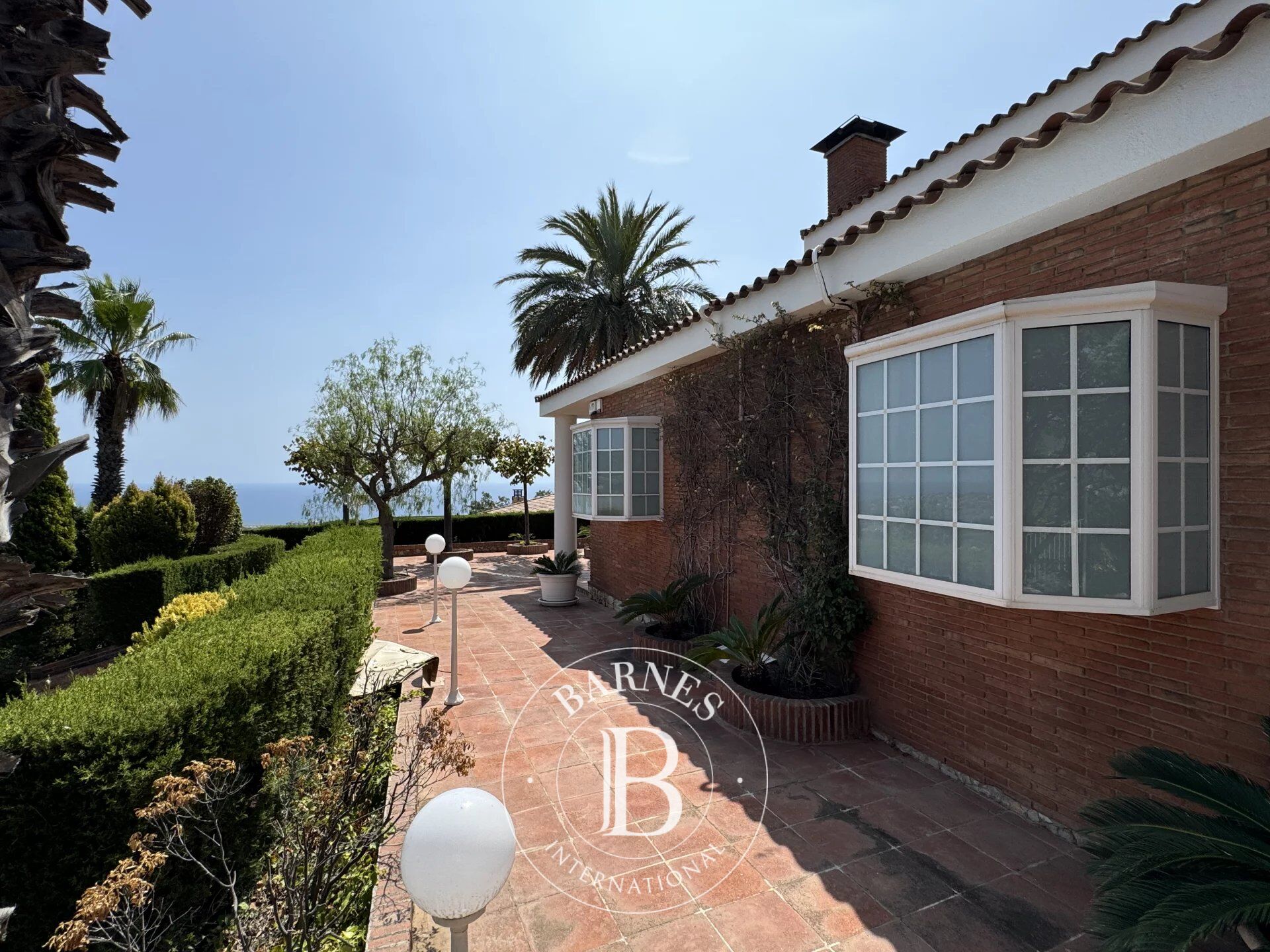 Casa con vistas increíbles al mar en Alella, Barcelona. - picture 3