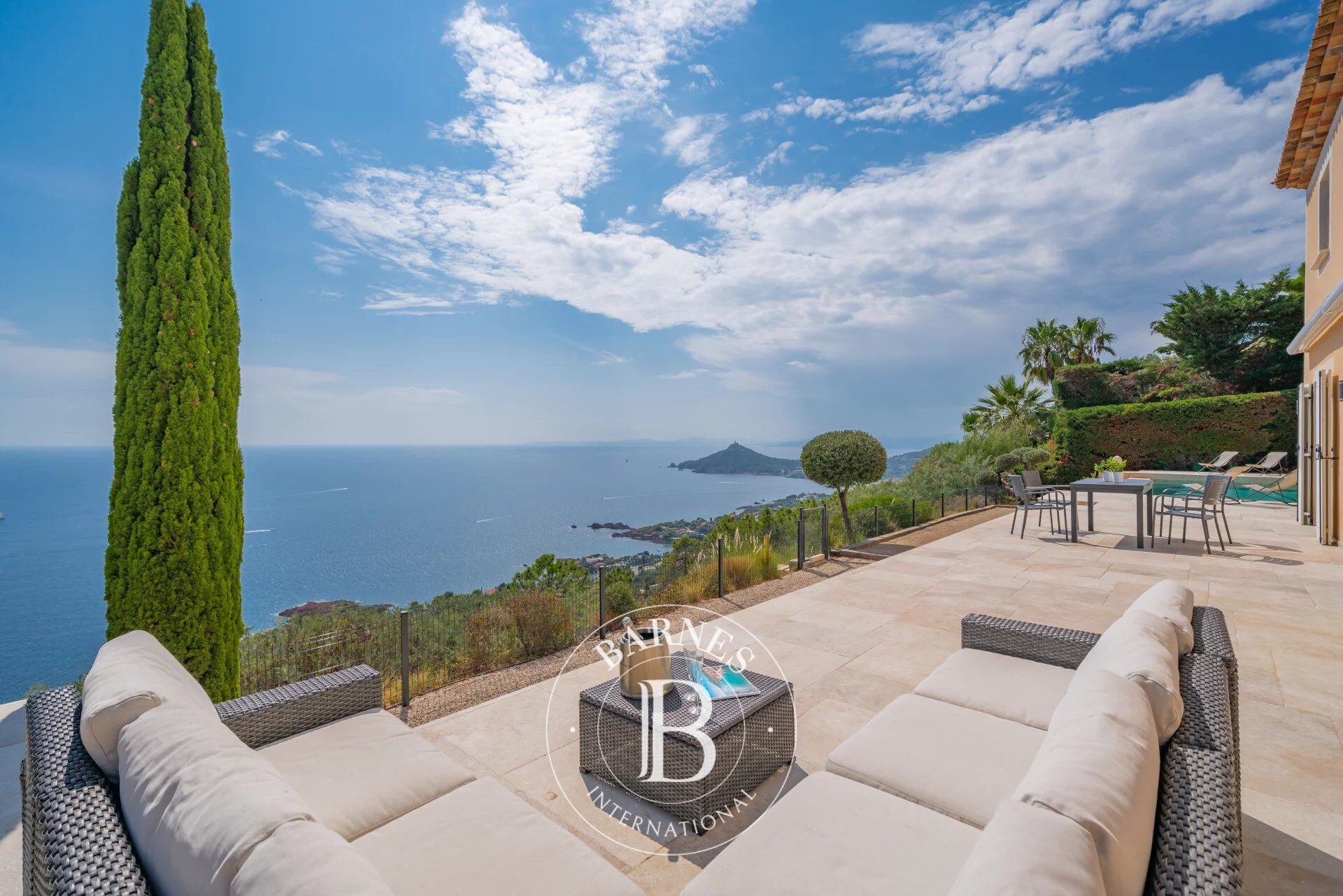 SAINT-RAPHAËL - VILLA VUE MER PANORAMIQUE EXCEPTIONNELLE - picture 1