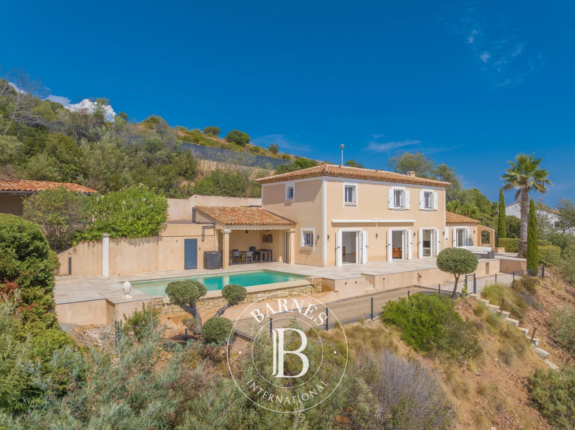 SAINT-RAPHAËL - VILLA VUE MER PANORAMIQUE EXCEPTIONNELLE - picture 2