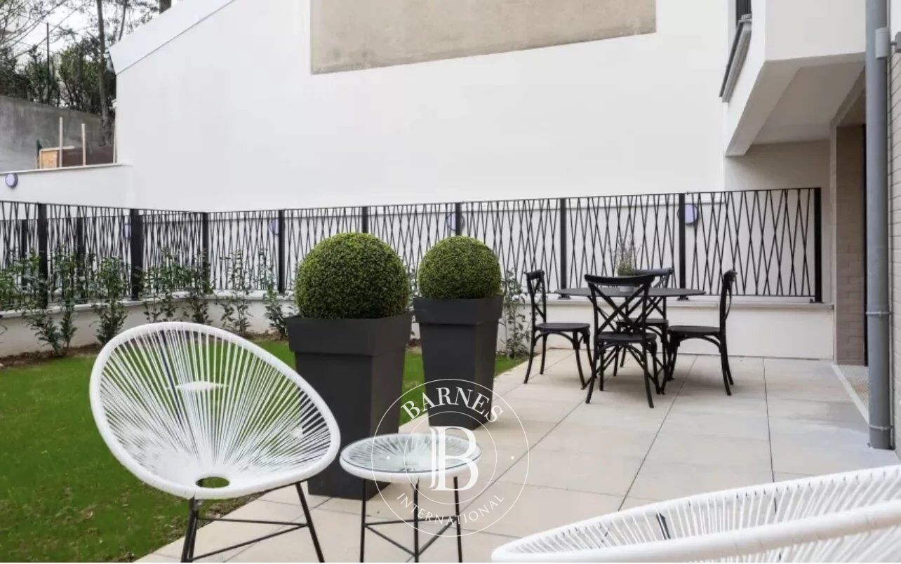 Apartment Suresnes - picture 1