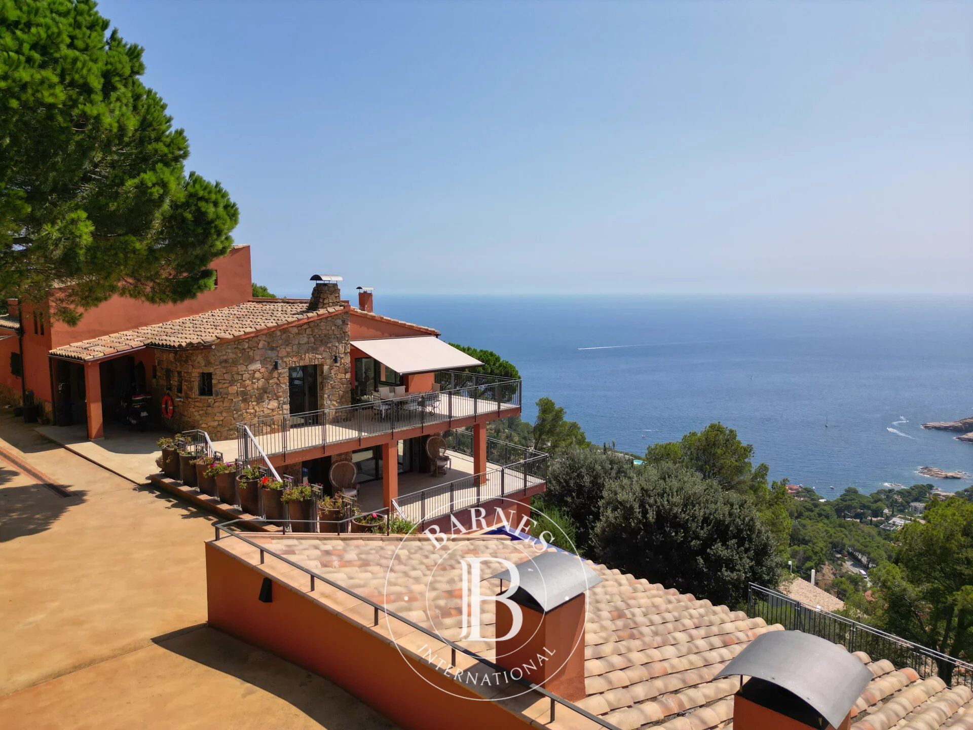 Belle villa avec vue spectaculaire sur la mer près du centre de Begur, Costa Brava - picture 3