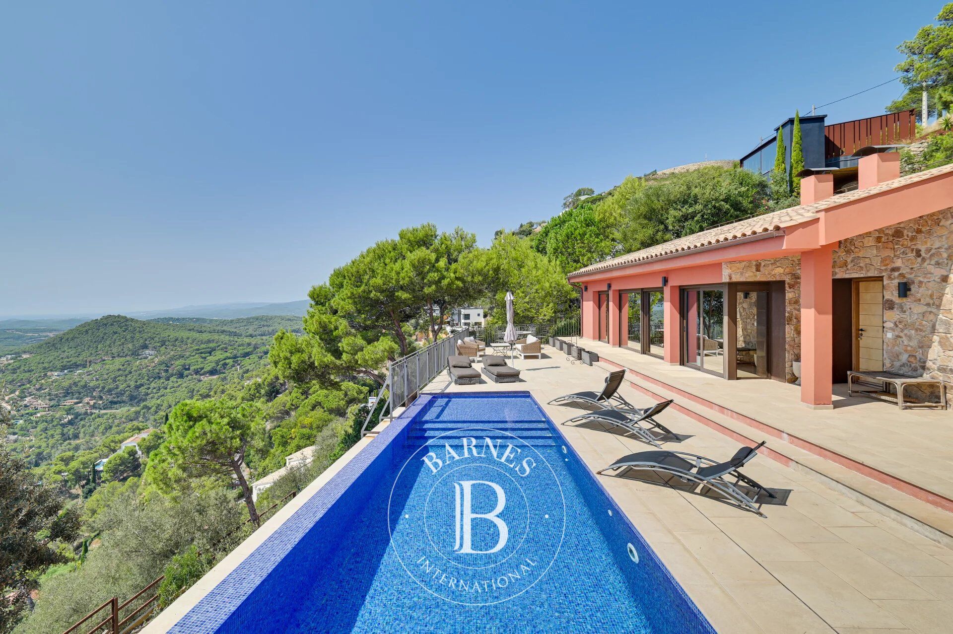 Belle villa avec vue spectaculaire sur la mer près du centre de Begur, Costa Brava - picture 1
