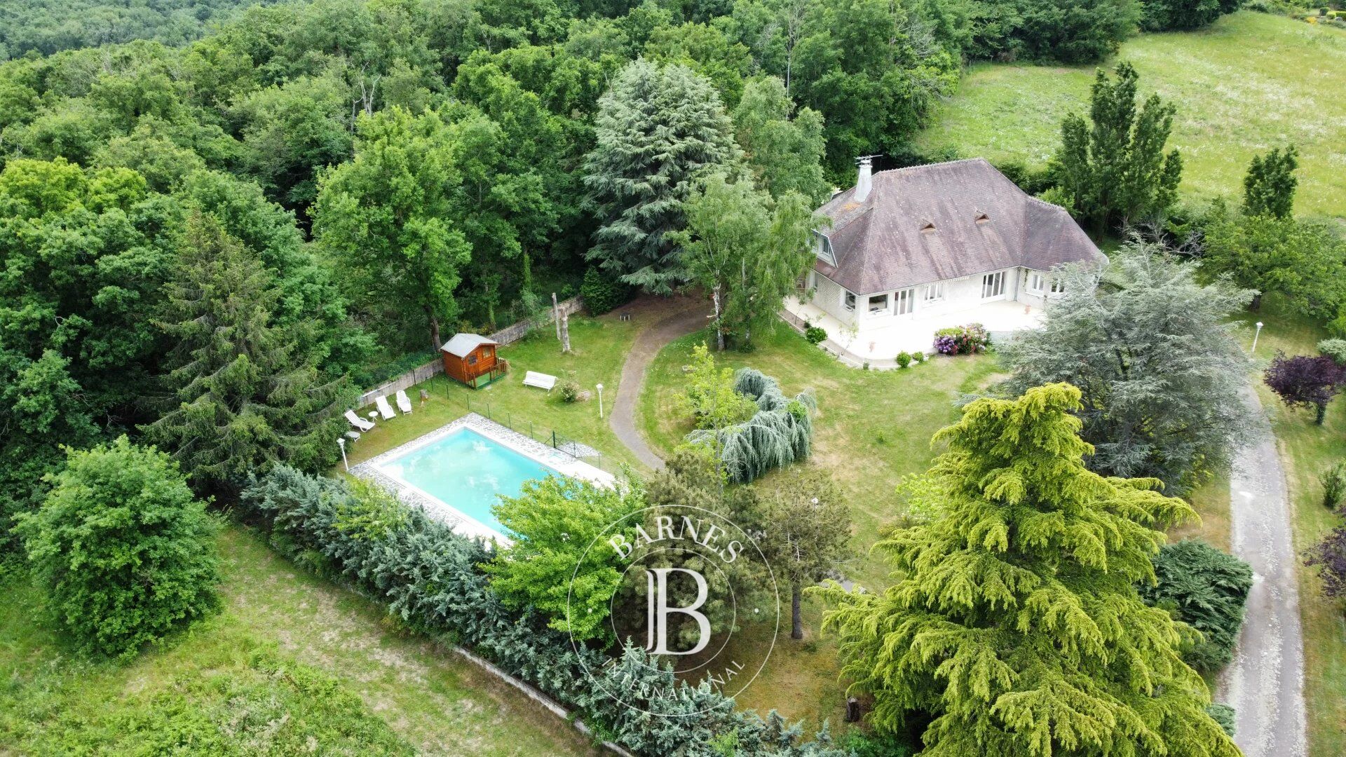 MONTLUCON - VILLA FAMILIALE ENTRE CAMPAGNE ET VILLE - picture 1