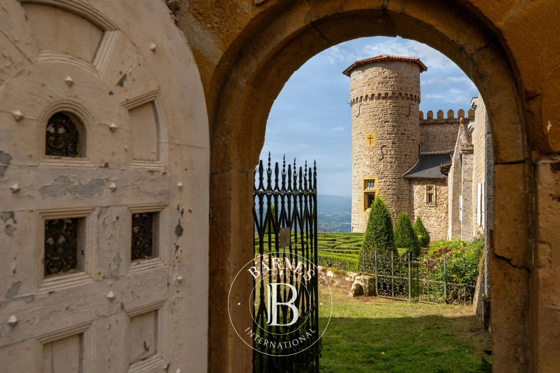 Castello Courzieu - picture 2