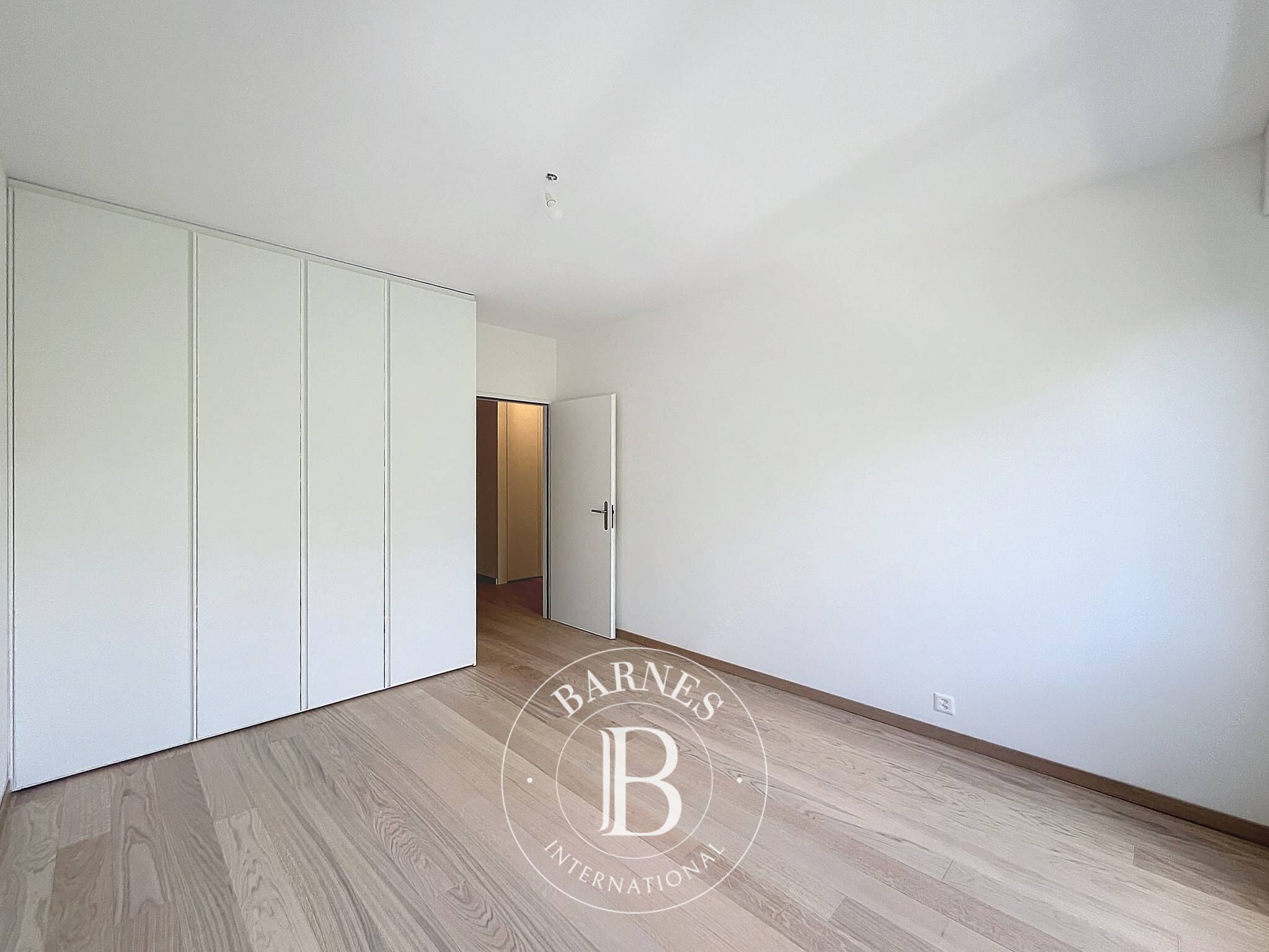 Daire Champel - picture 13