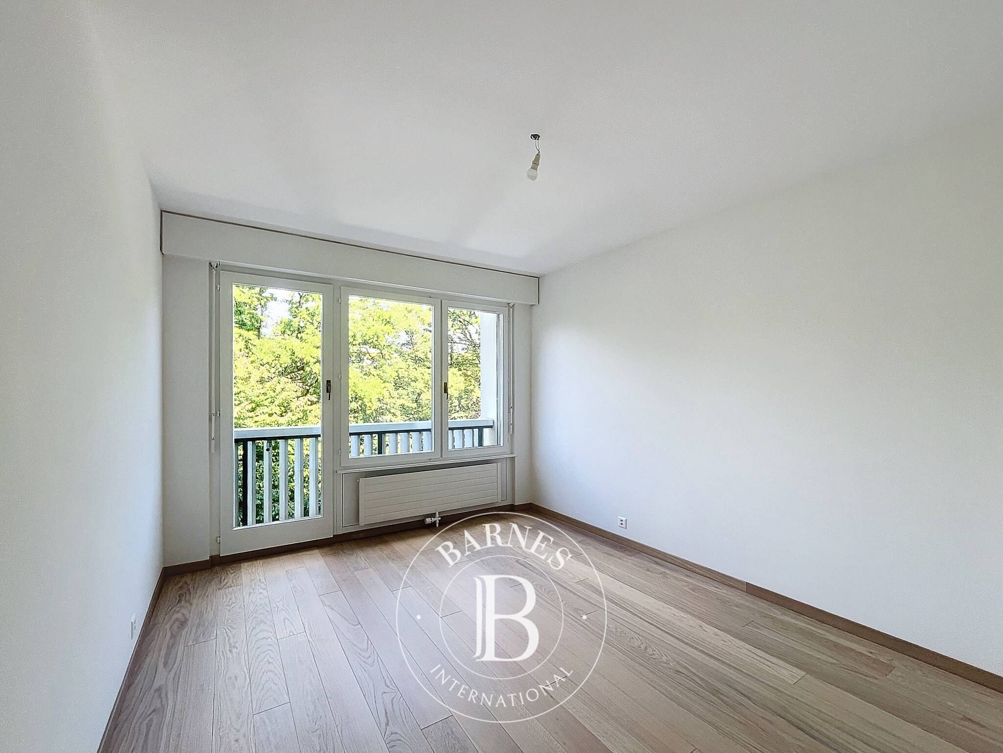 Daire Champel - picture 11