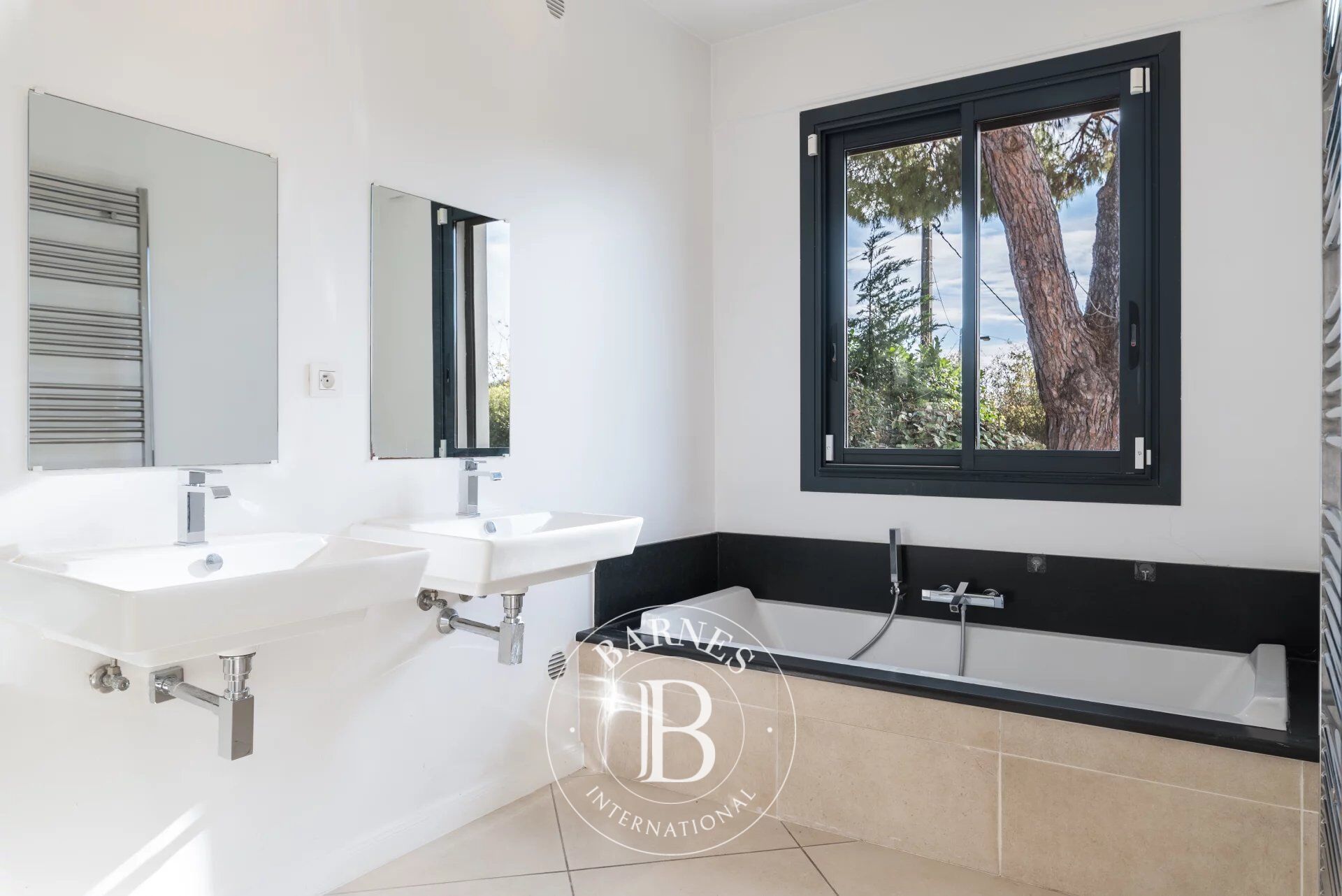 Ev Mougins - picture 14