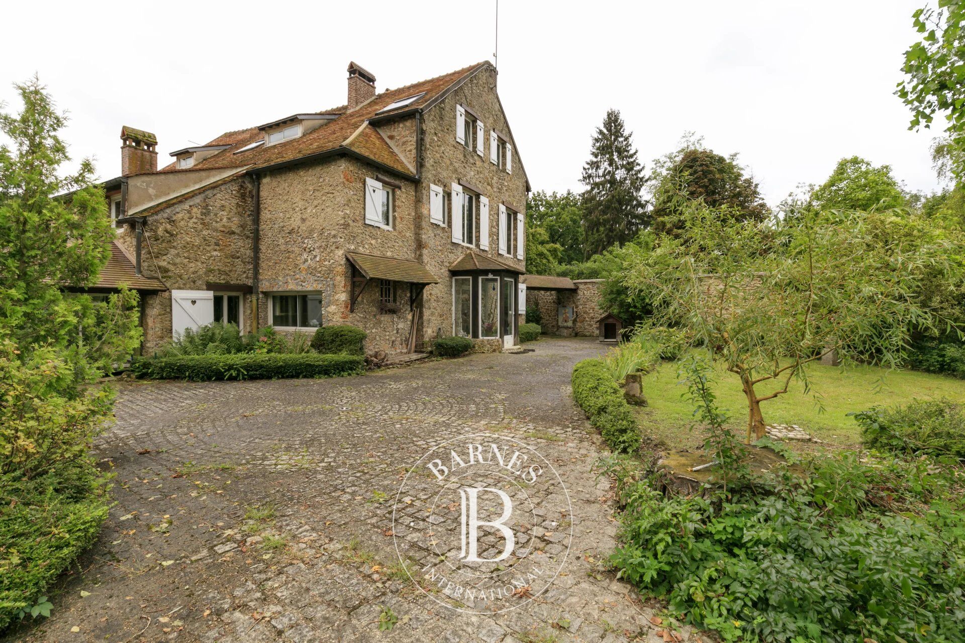 Ancien moulin du 12ème siècle à vendre - Gif sur Yvette - Piscine - Terrain de 2.5 hectares - picture 3