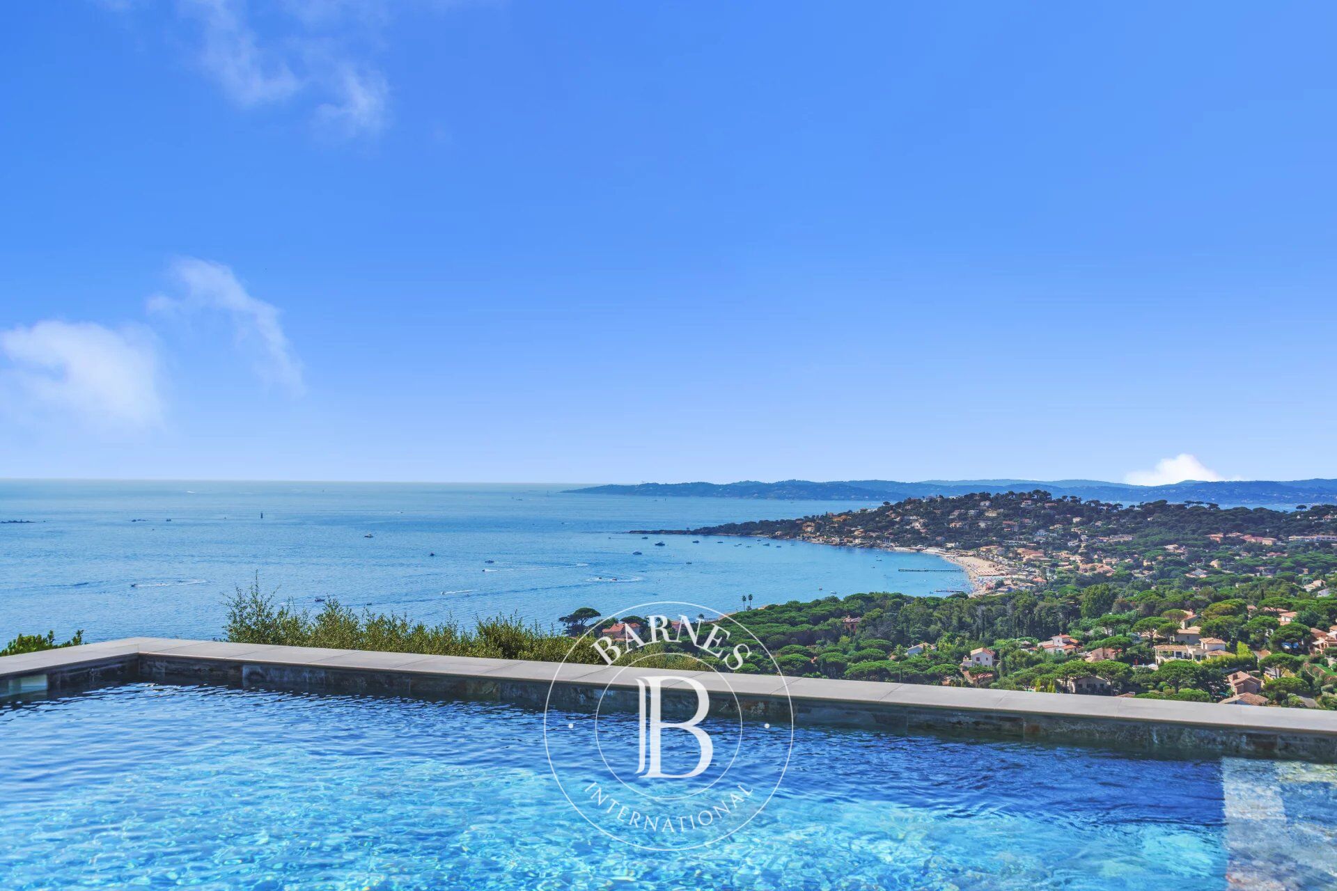 ALQUILER DE TEMPORADA - SAINTE-MAXIME - 4 HABITACIONES - VISTA PANORÁMICA AL MAR - picture 1