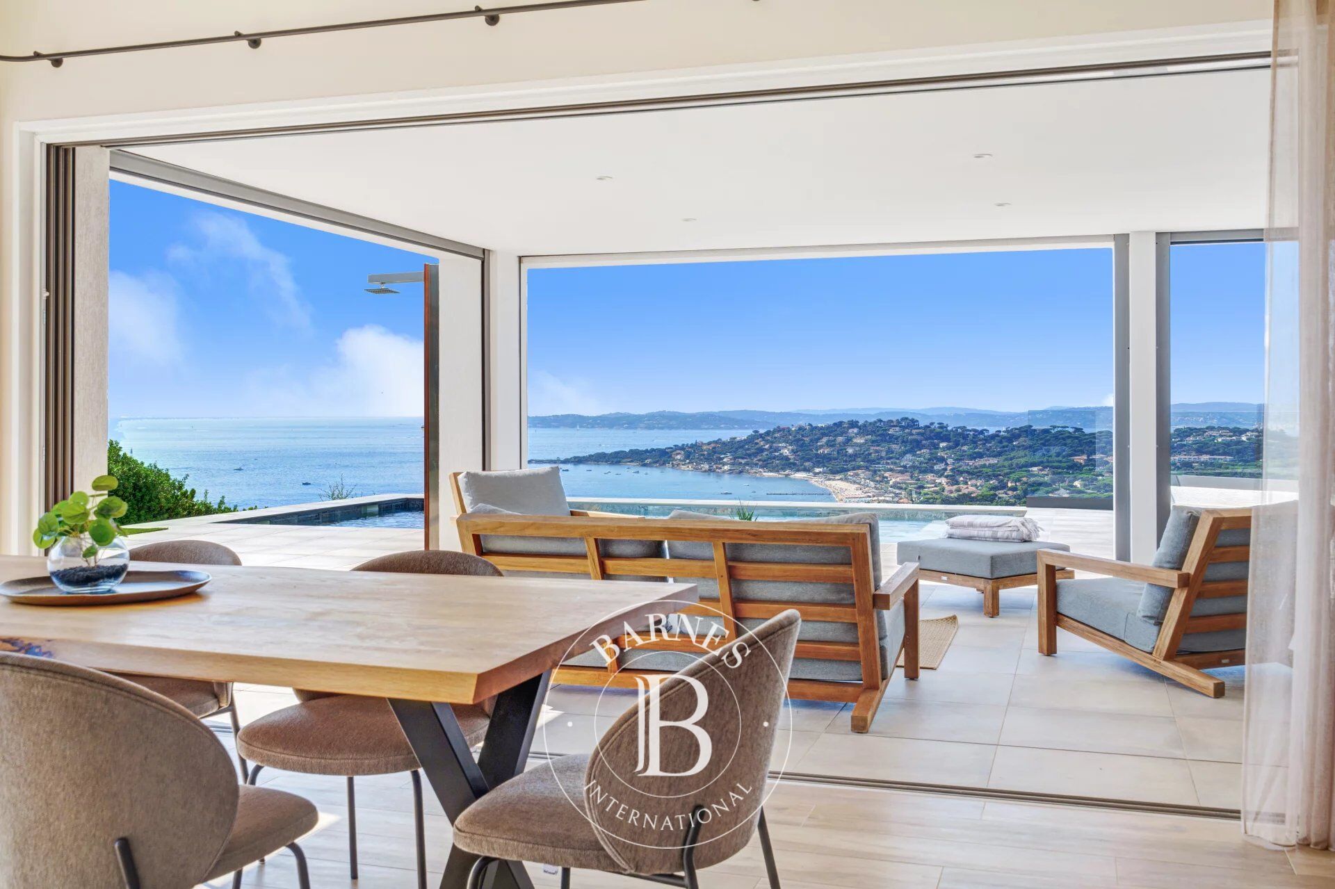 ALQUILER DE TEMPORADA - SAINTE-MAXIME - 4 HABITACIONES - VISTA PANORÁMICA AL MAR - picture 2