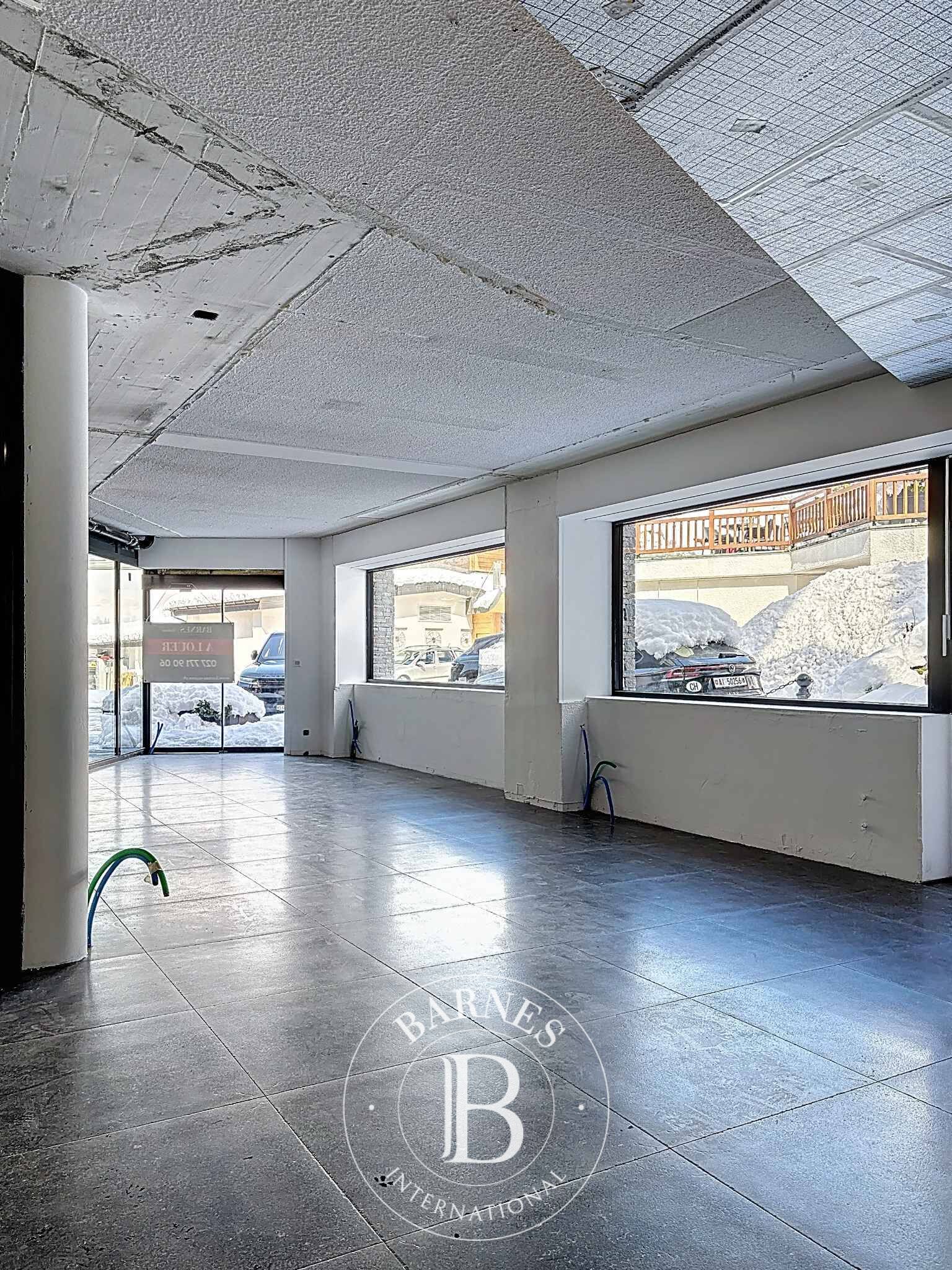 Espace Commercial Unique au Cœur de Verbier - picture 2