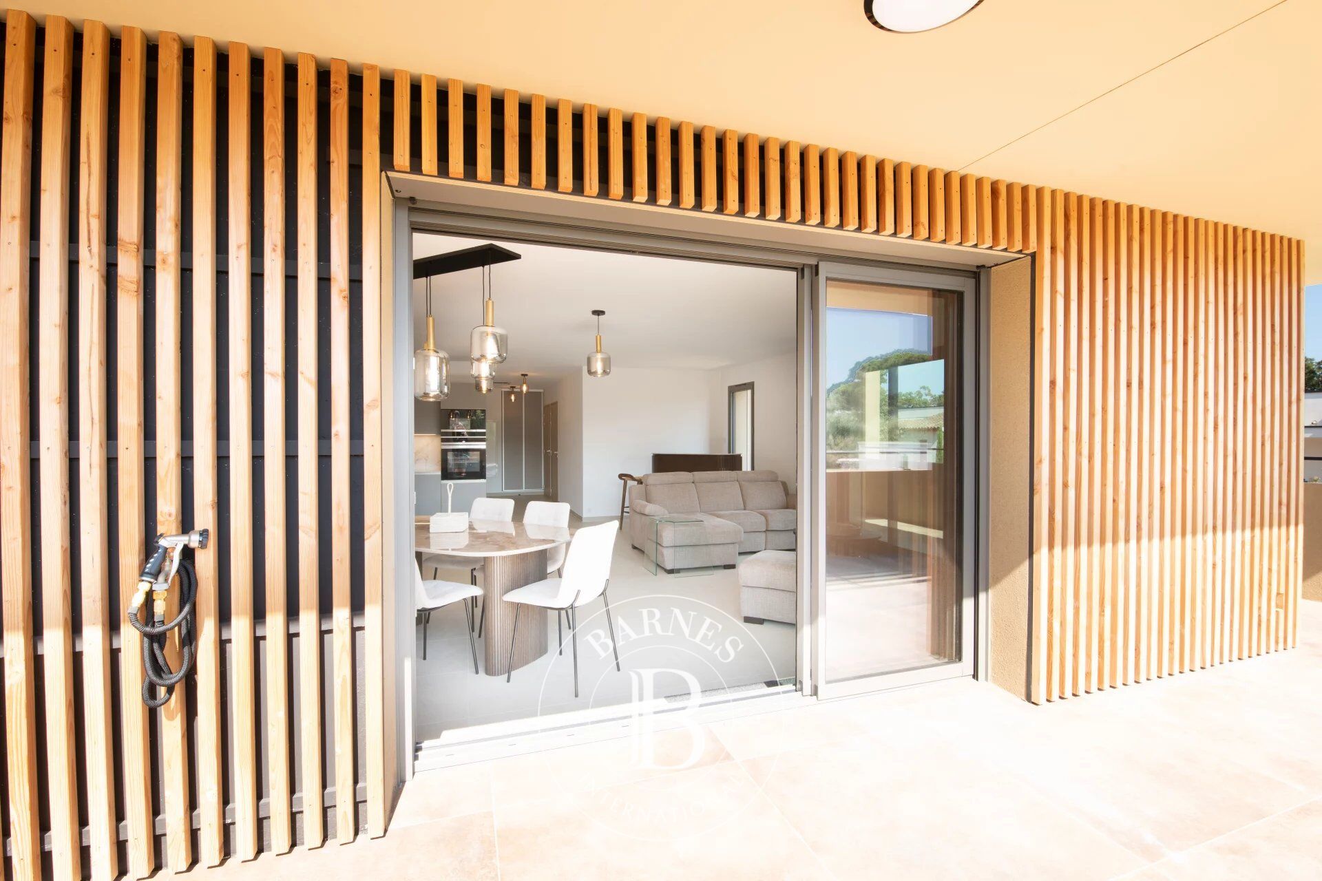 Piso Grimaud - picture 3