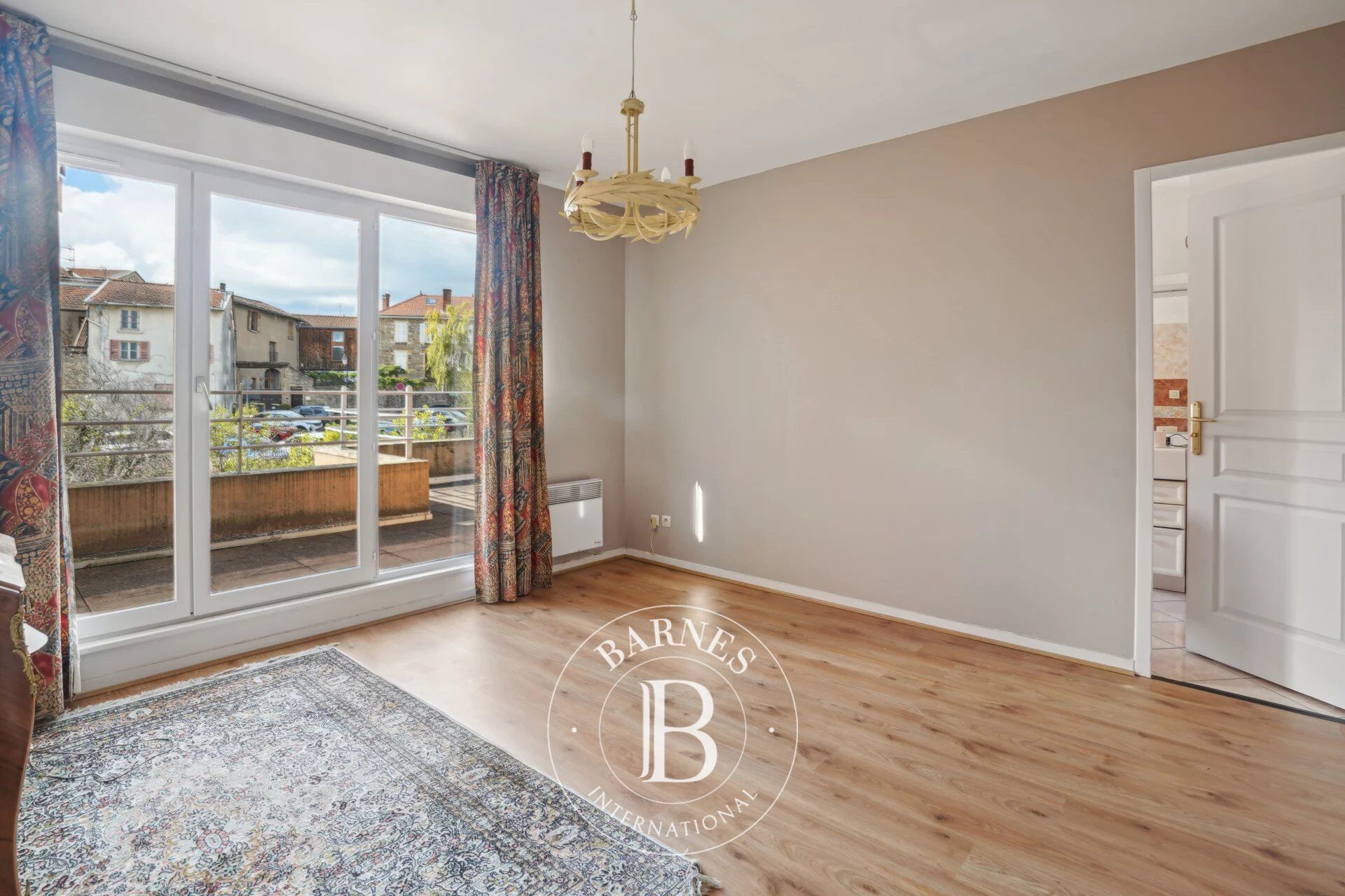 DARDILLY - appartement de 128 m² avec plusieurs terrasses - trois chambres - garage double - picture 2