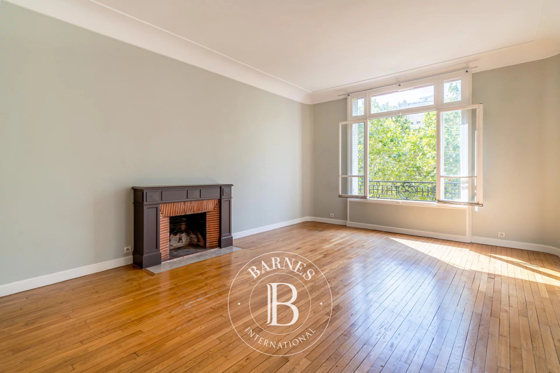 Neuilly - Pasteur -  Appartement 4/5 chambres- Vues dégagées sud - picture 2