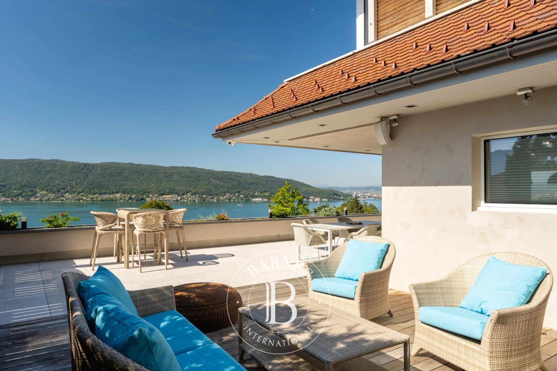 BARNES ANNECY : AMAZING LAKE VIEW - QUIET AREA - picture 2