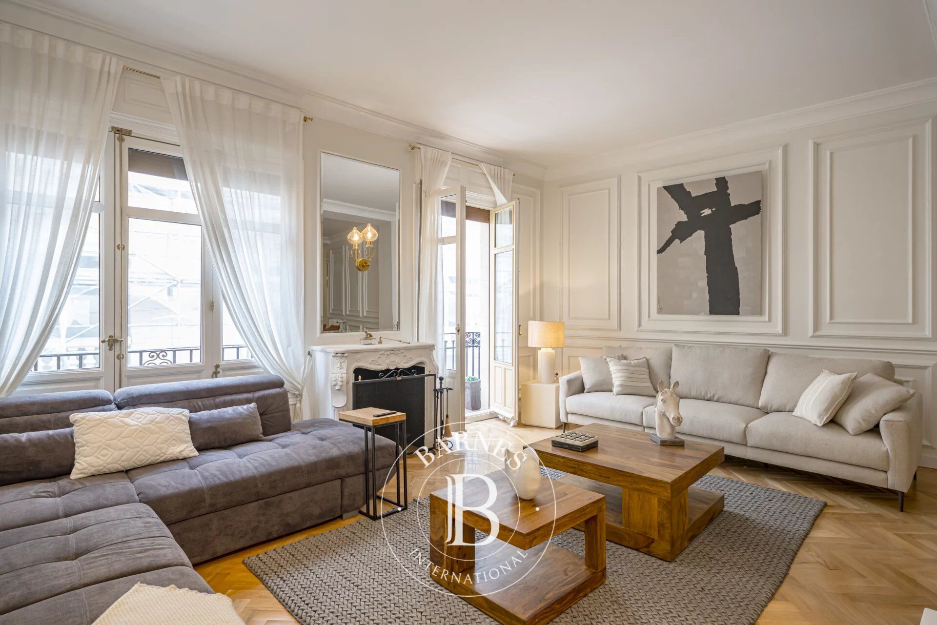 Madrid - Centro - Esclusivo Appartamento di Design Contemporaneo con 2 Camere da Letto, 2 Bagni e Finiture di Lusso in un Edificio Classico - picture 1