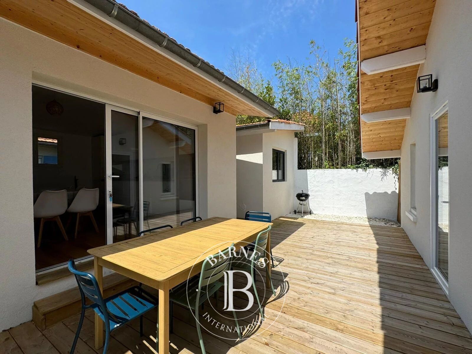 MAISON ENTIÈREMENT RÉNOVÉE AVEC DEUX PAVILLONS D'INVITÉS PROCHE PLAGE PEREIRE - picture 3