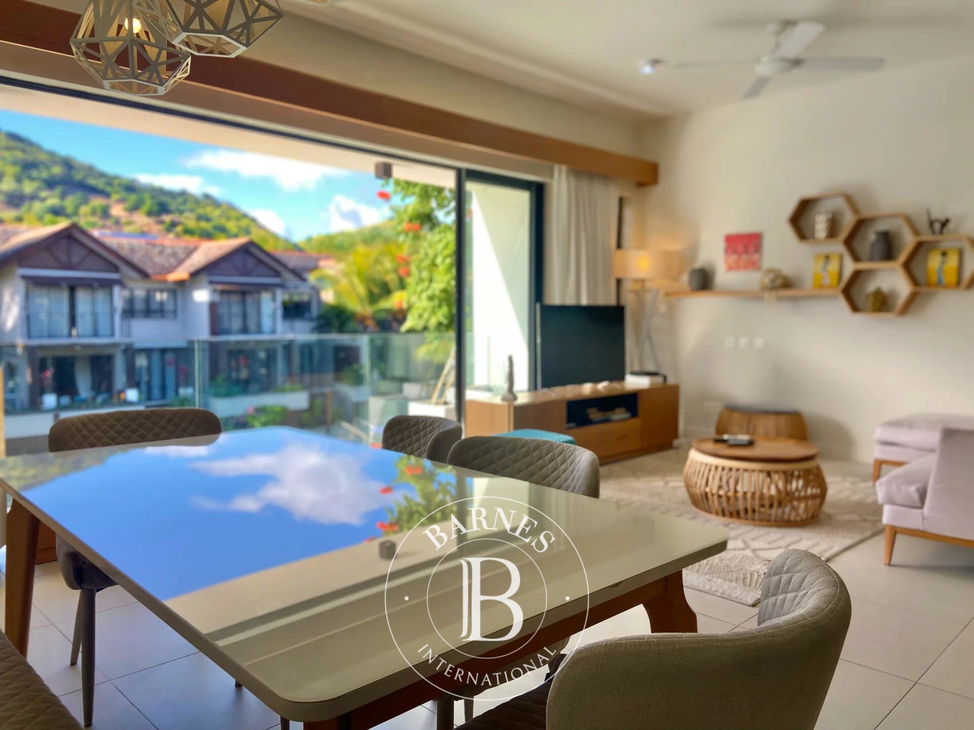 RIVIÈRE NOIRE - Appartement avec vue sur les montagnes - 3 chambres - picture 3