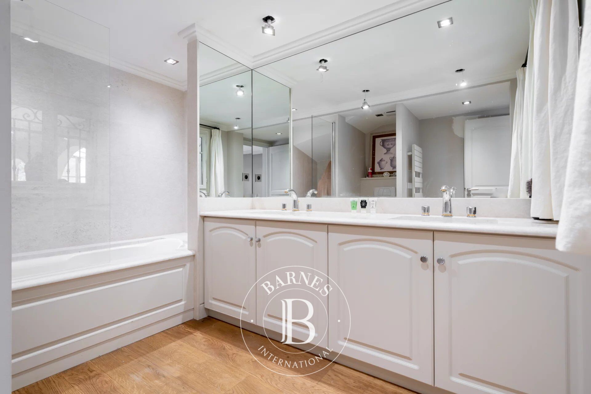 Villa Cannes - picture 30