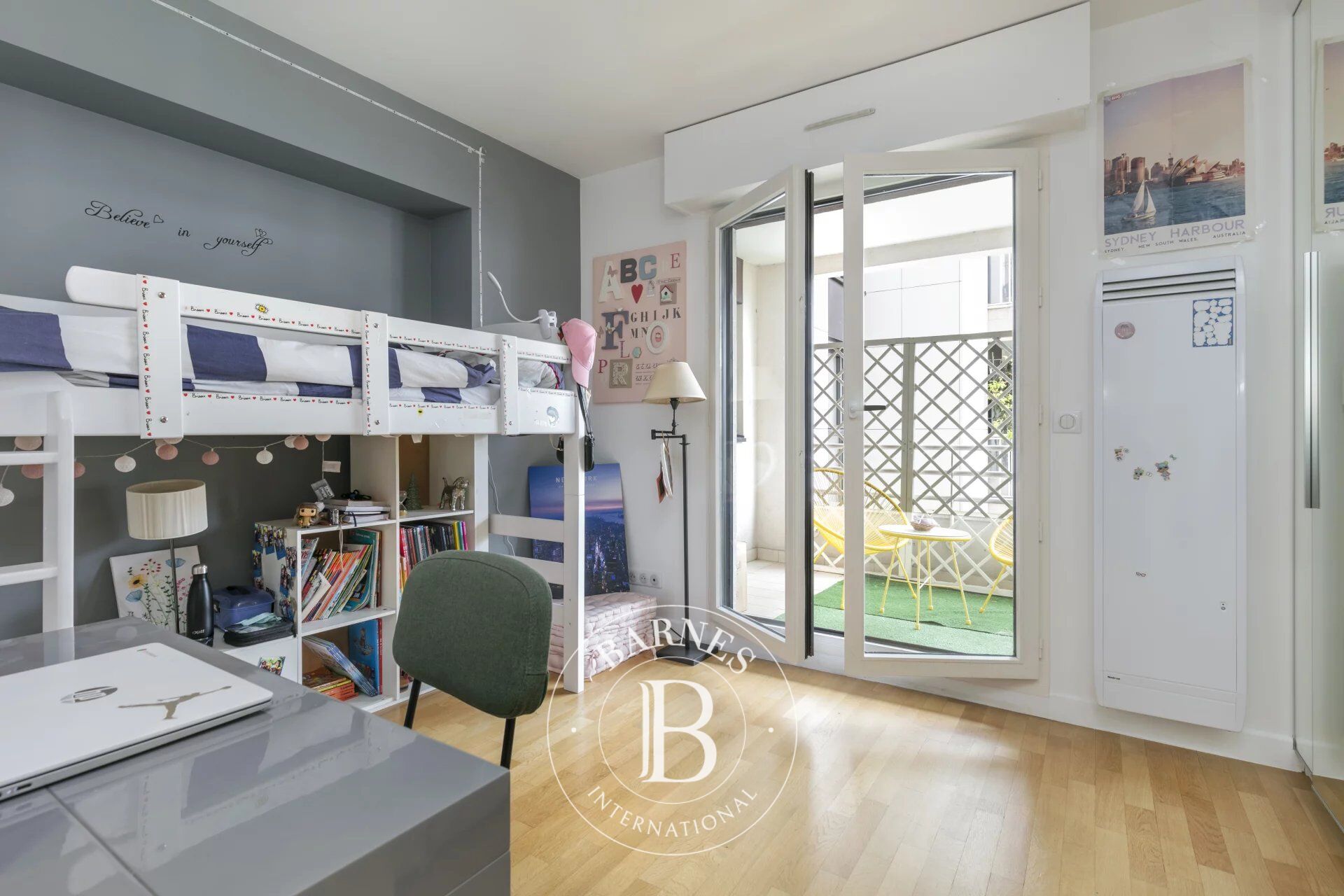 SURESNES RÉPUBLIQUE - APPARTEMENT FAMILIAL AVEC TERRASSE EXCEPTIONNELLE - picture 3